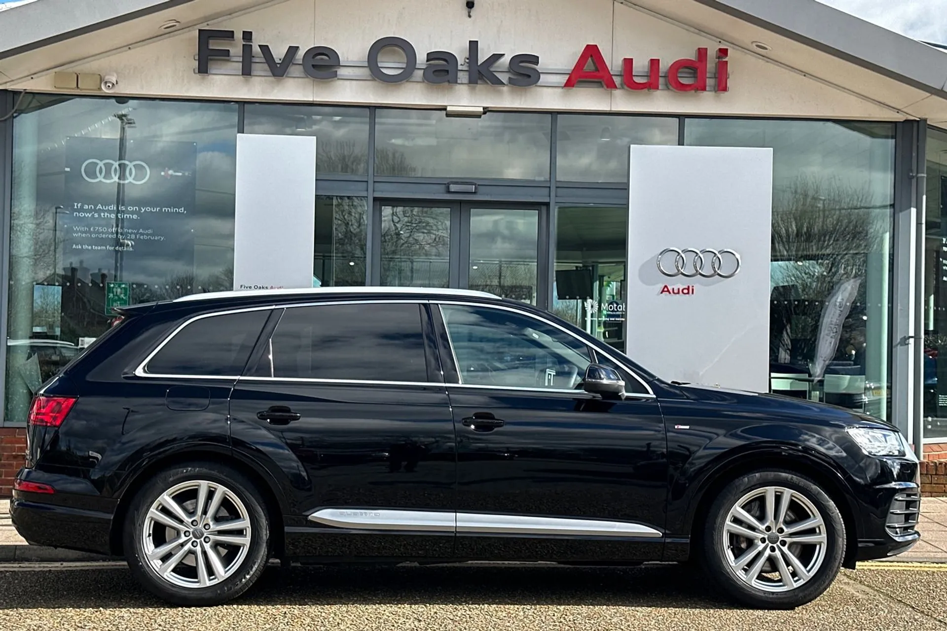 Audi Q7 thumbnail image number 2