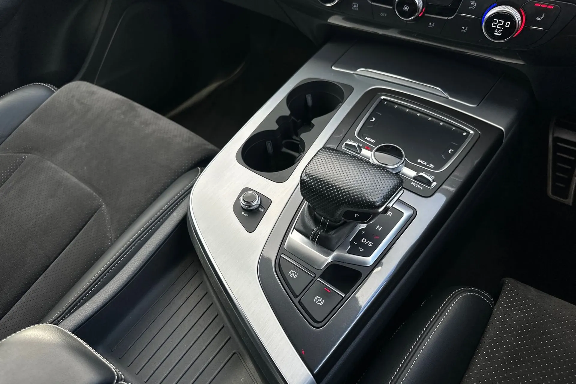 Audi Q7 thumbnail image number 14