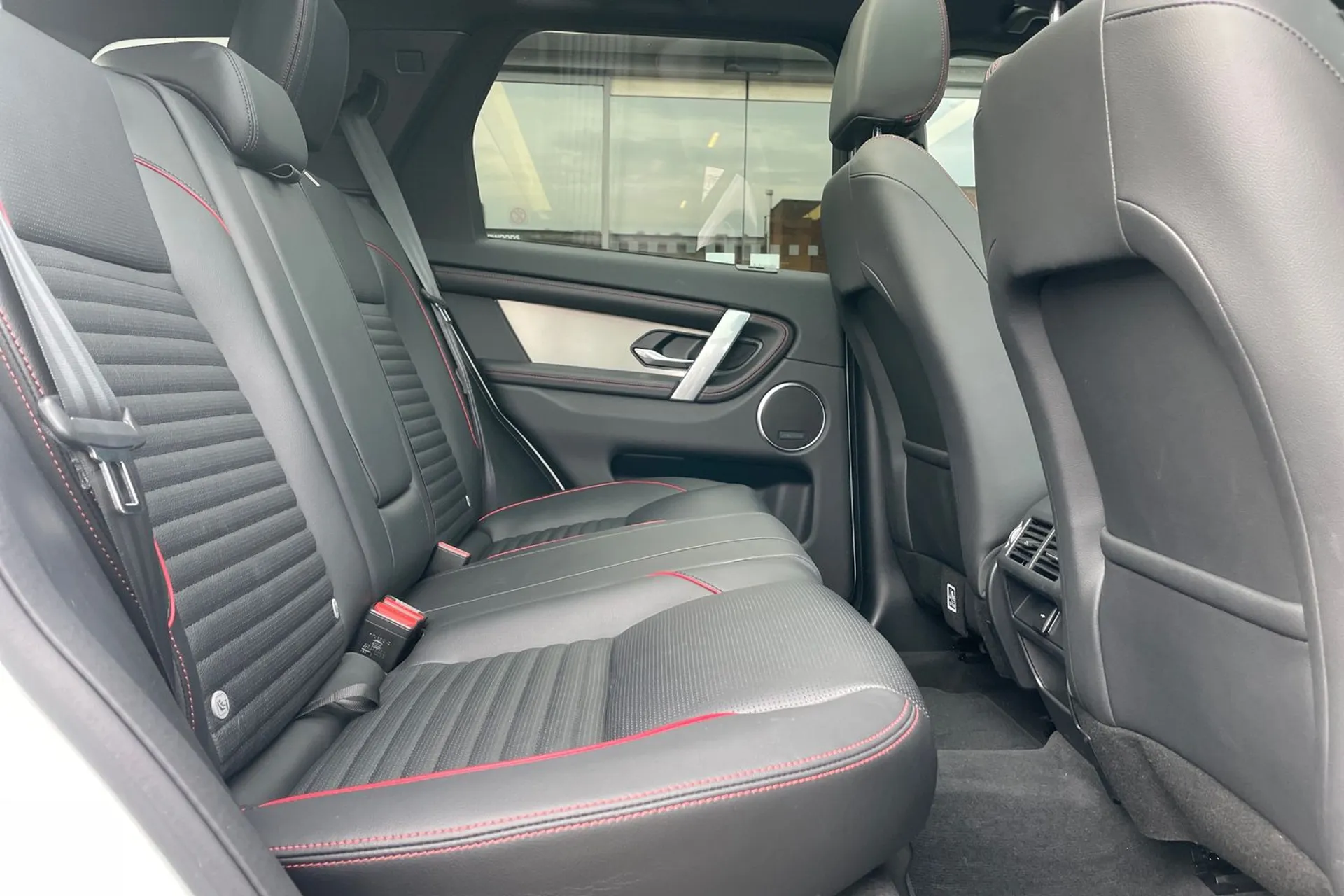 LAND ROVER DISCOVERY SPORT thumbnail image number 25