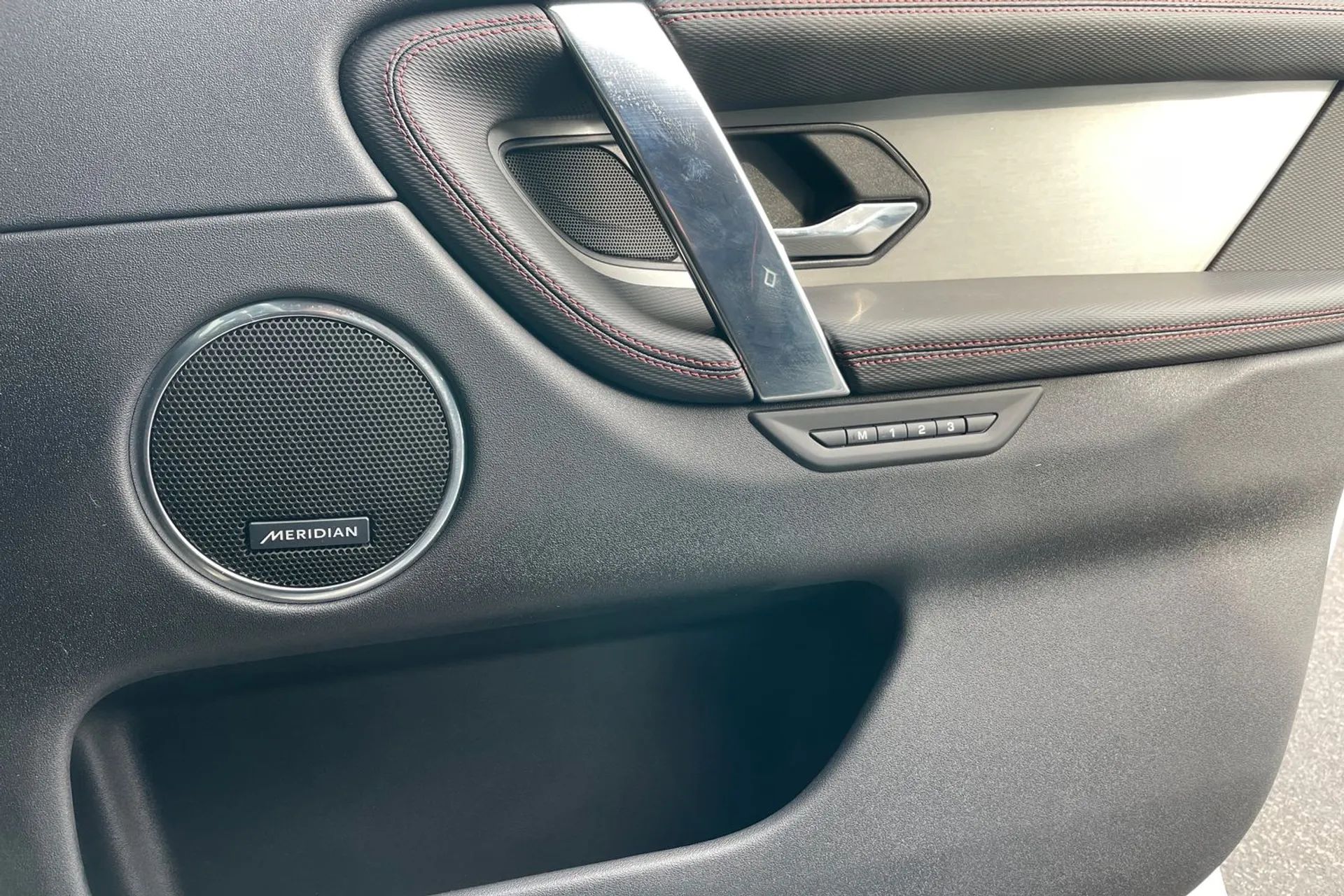 LAND ROVER DISCOVERY SPORT thumbnail image number 45