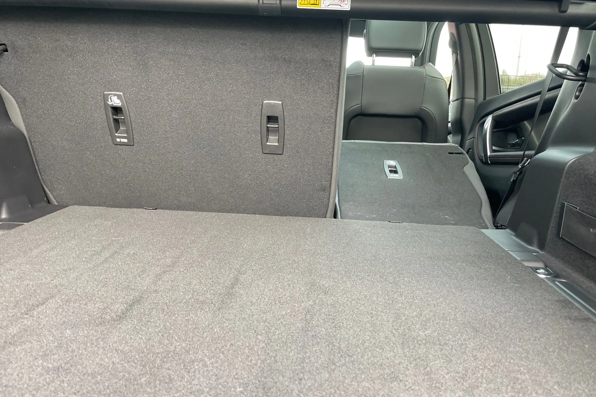 LAND ROVER DISCOVERY SPORT thumbnail image number 24