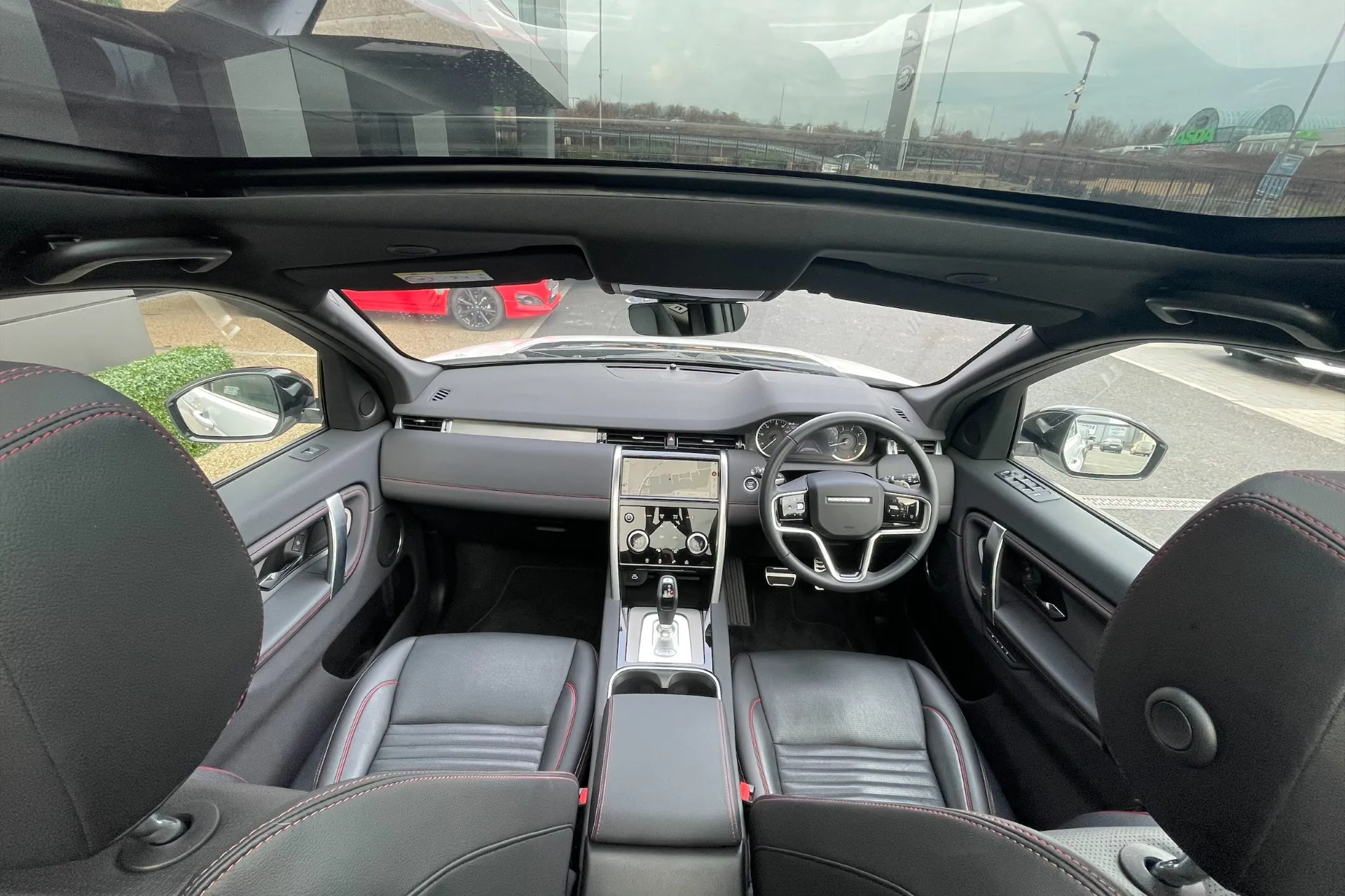LAND ROVER DISCOVERY SPORT thumbnail image number 4