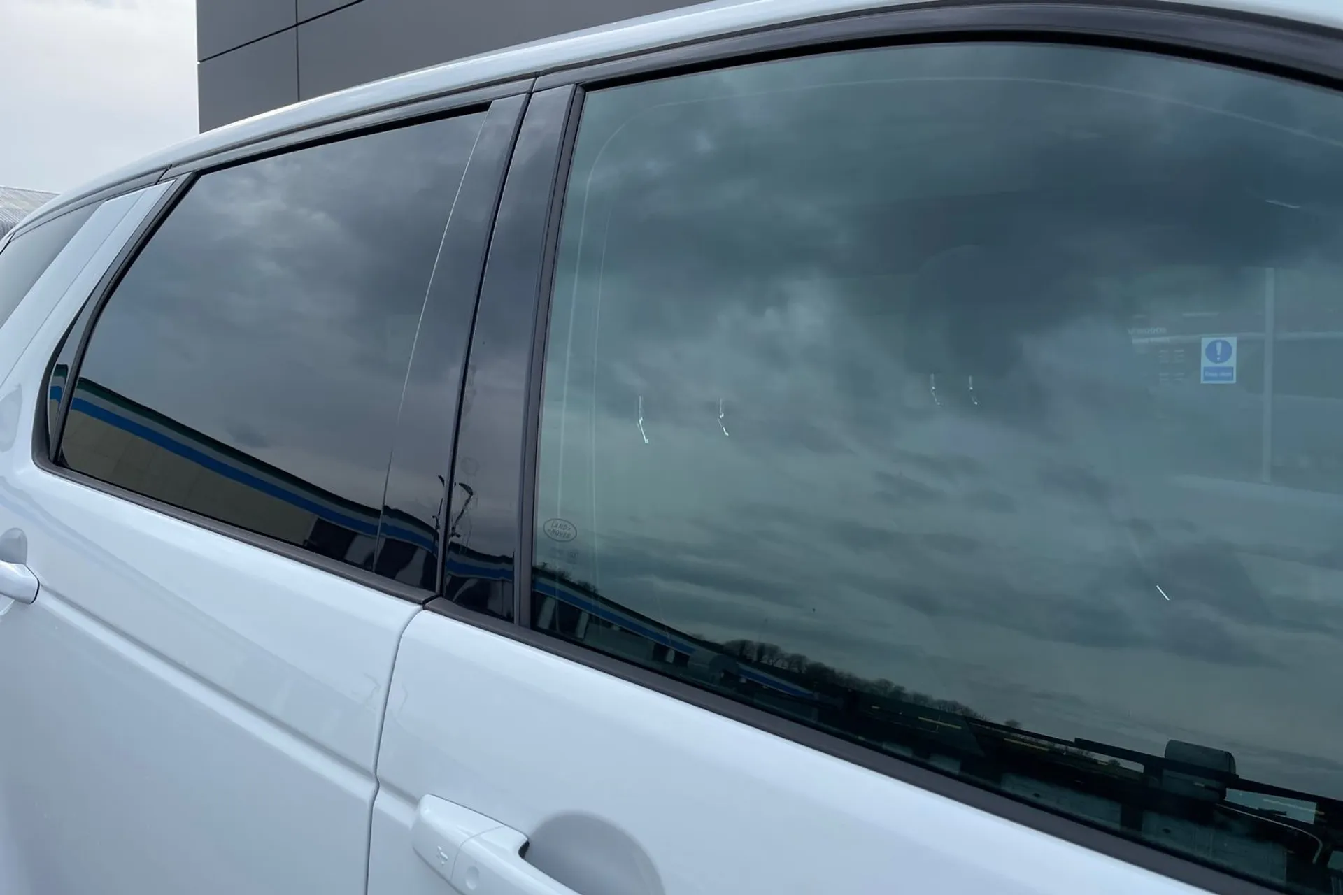 LAND ROVER DISCOVERY SPORT thumbnail image number 17