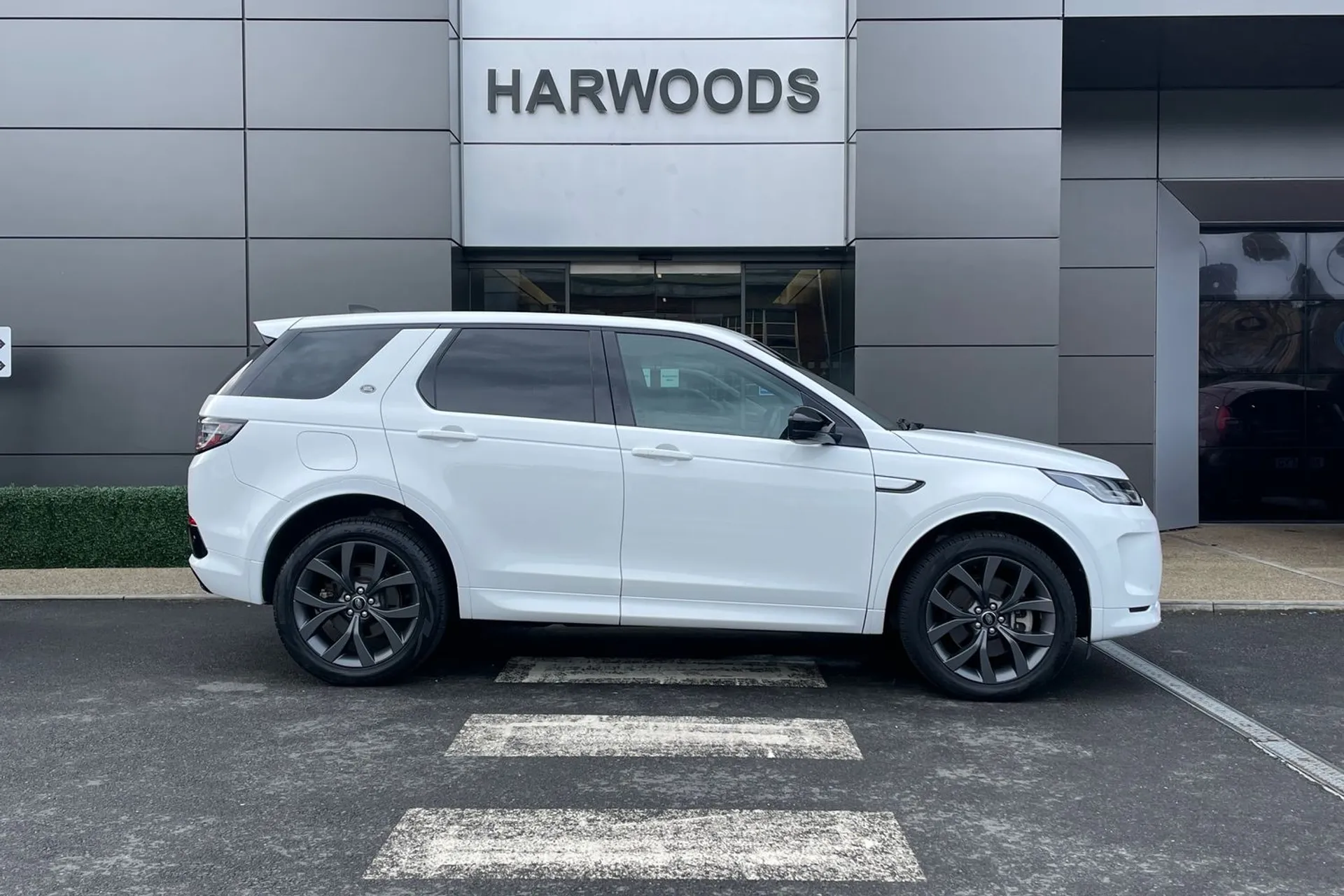 LAND ROVER DISCOVERY SPORT thumbnail image number 2