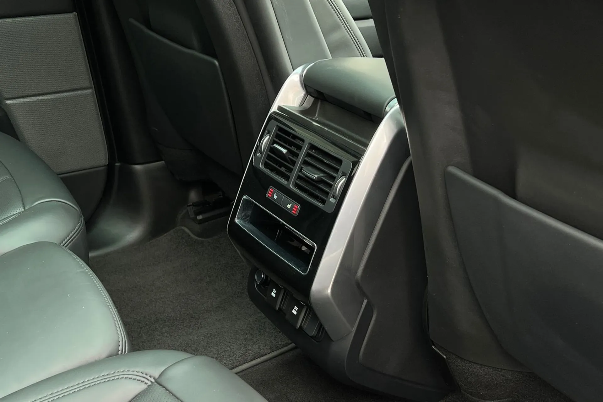 LAND ROVER RANGE ROVER SPORT thumbnail image number 32