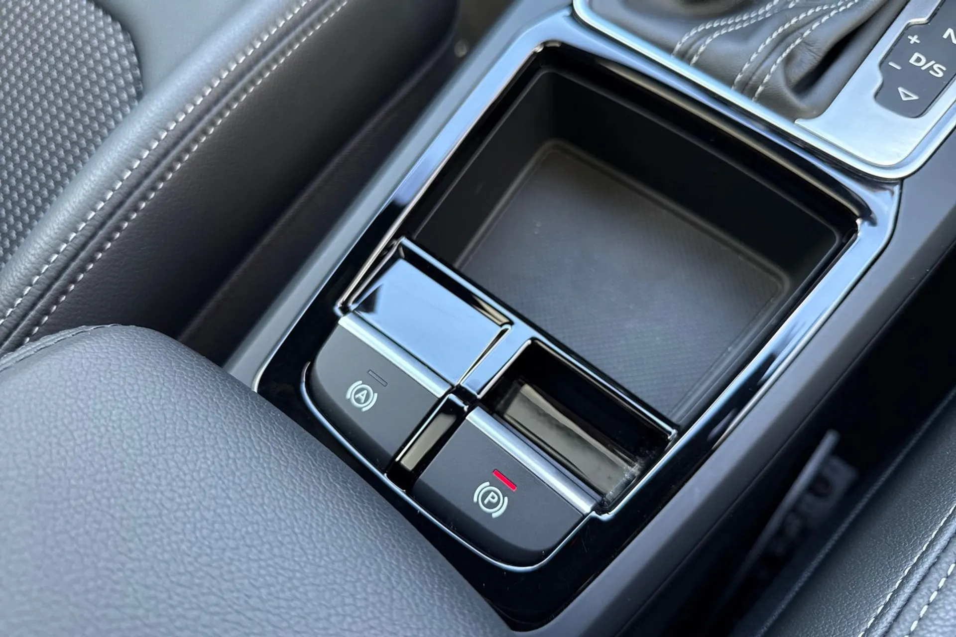 Audi Q2 thumbnail image number 36