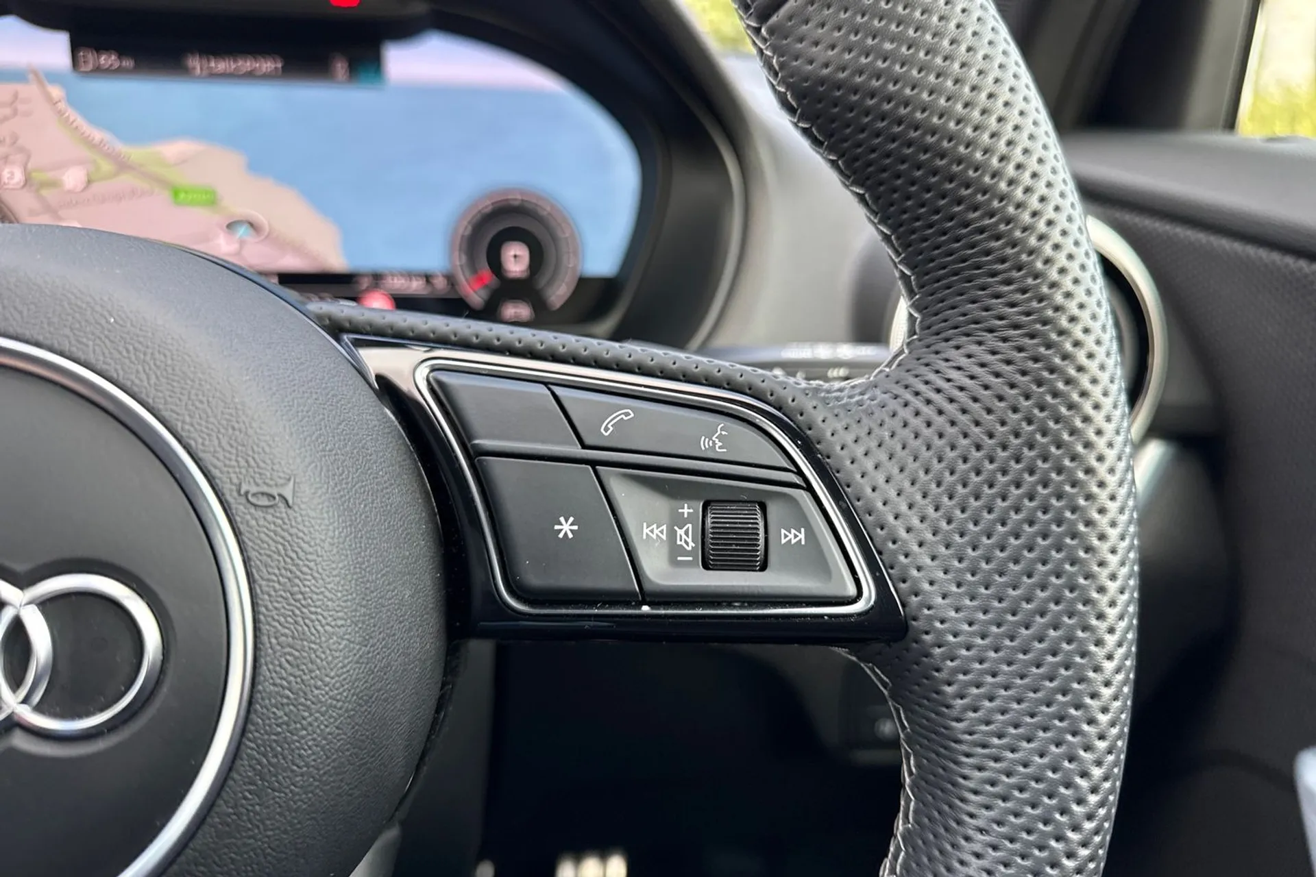 Audi Q2 thumbnail image number 44