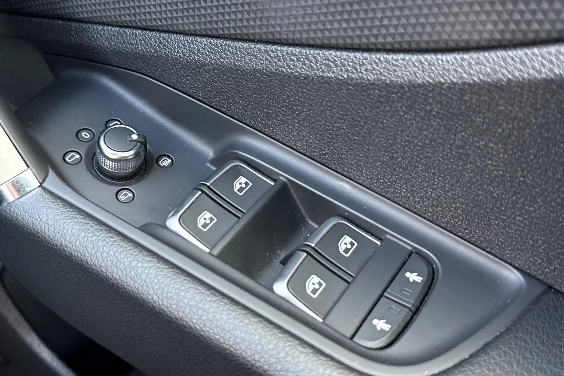 Audi Q2 thumbnail image number 34