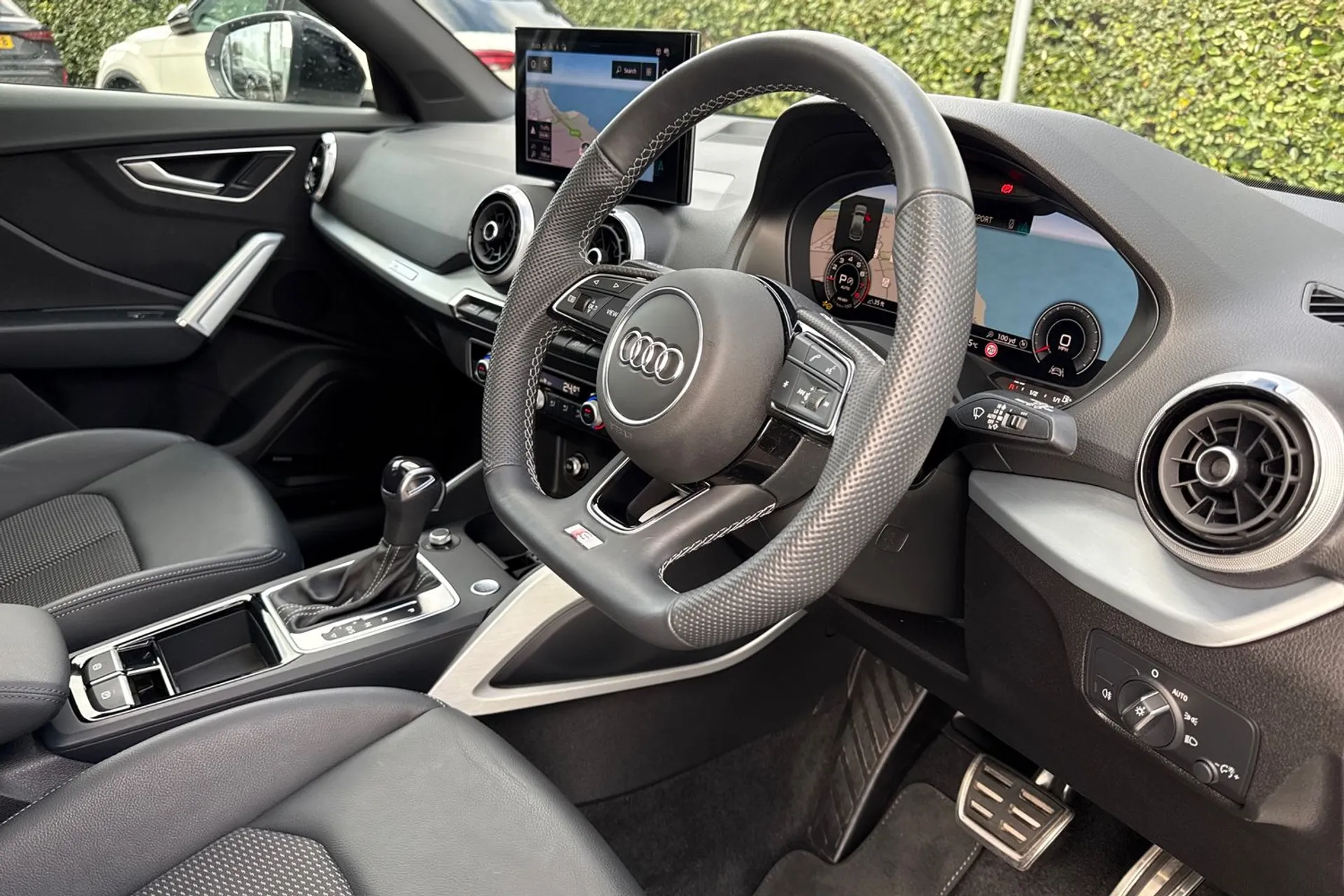 Audi Q2 thumbnail image number 48