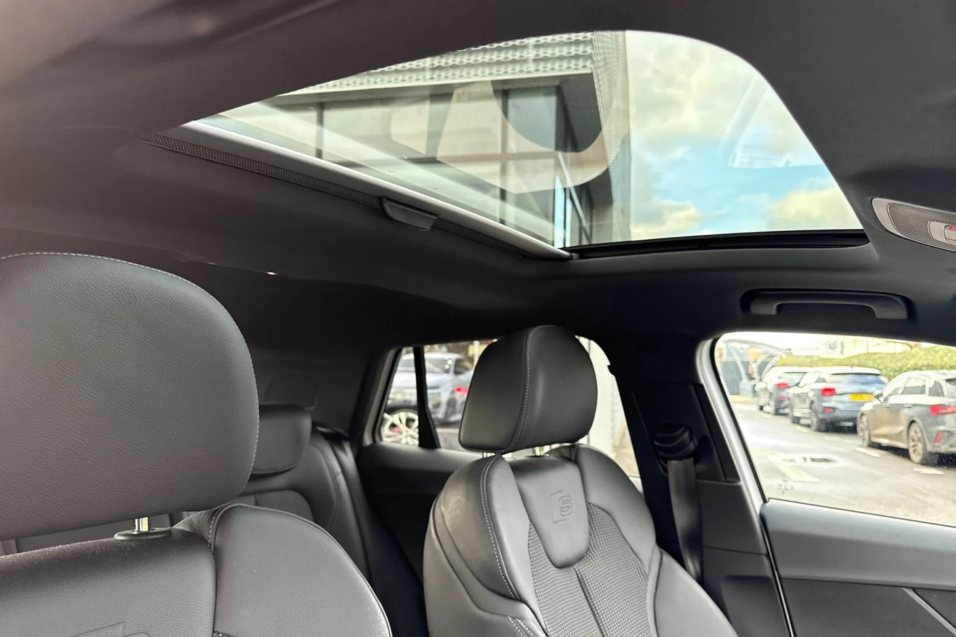 Audi Q2 thumbnail image number 19