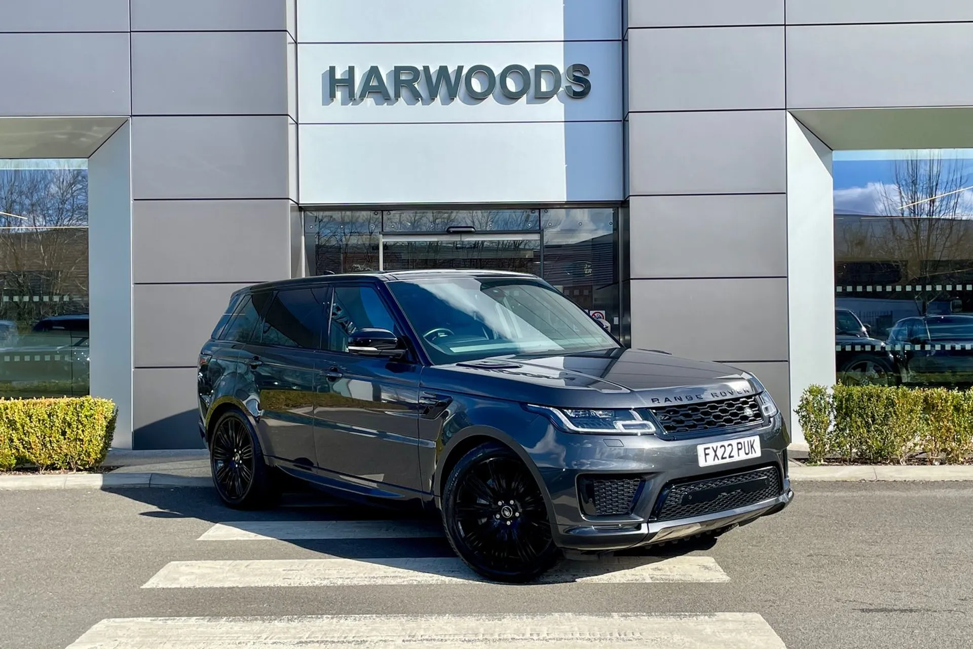 LAND ROVER RANGE ROVER SPORT focused image