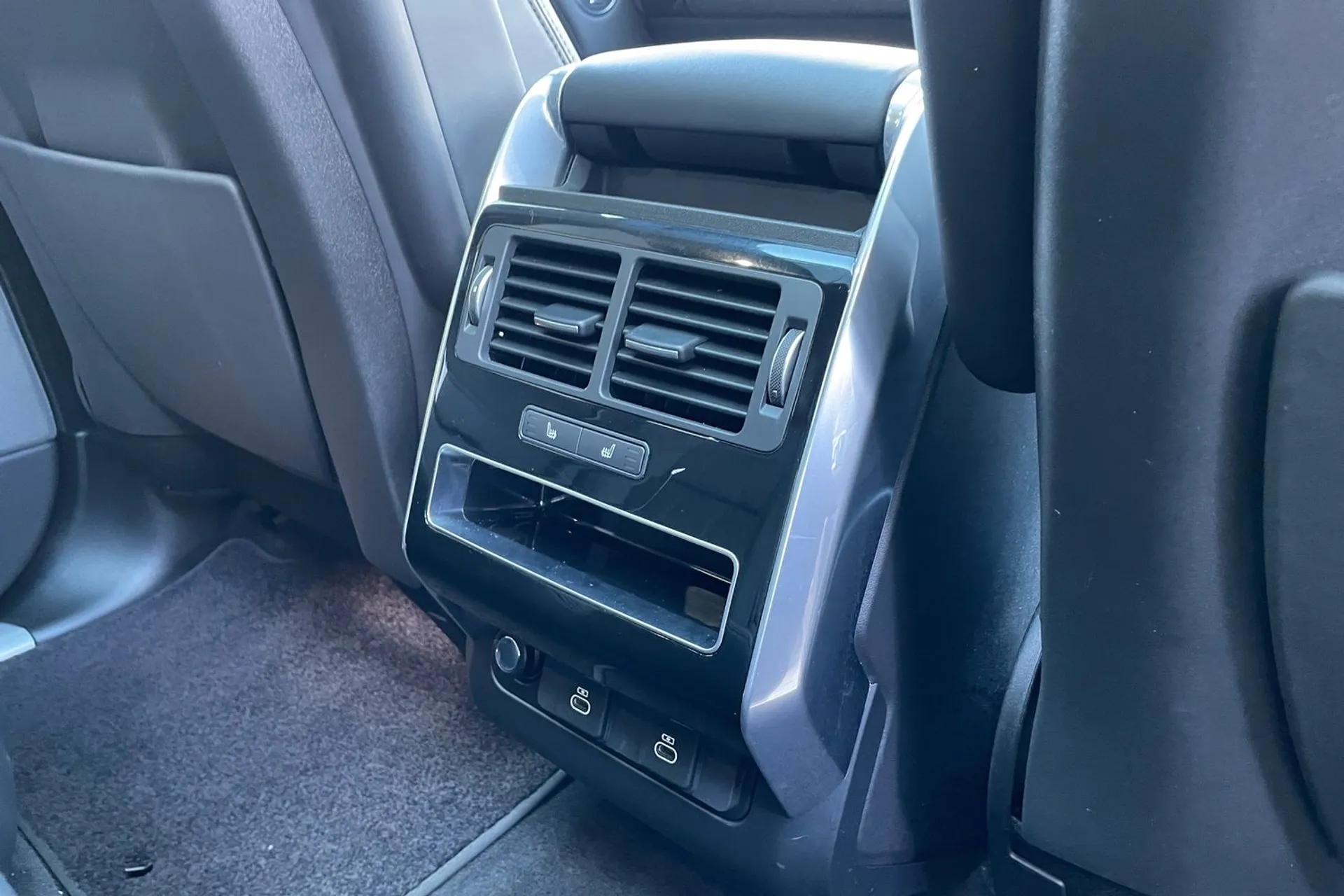 LAND ROVER RANGE ROVER SPORT thumbnail image number 38