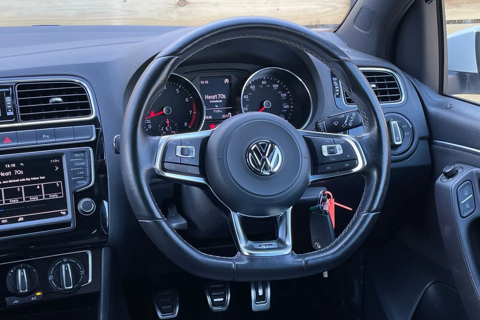 VOLKSWAGEN POLO thumbnail image number 34