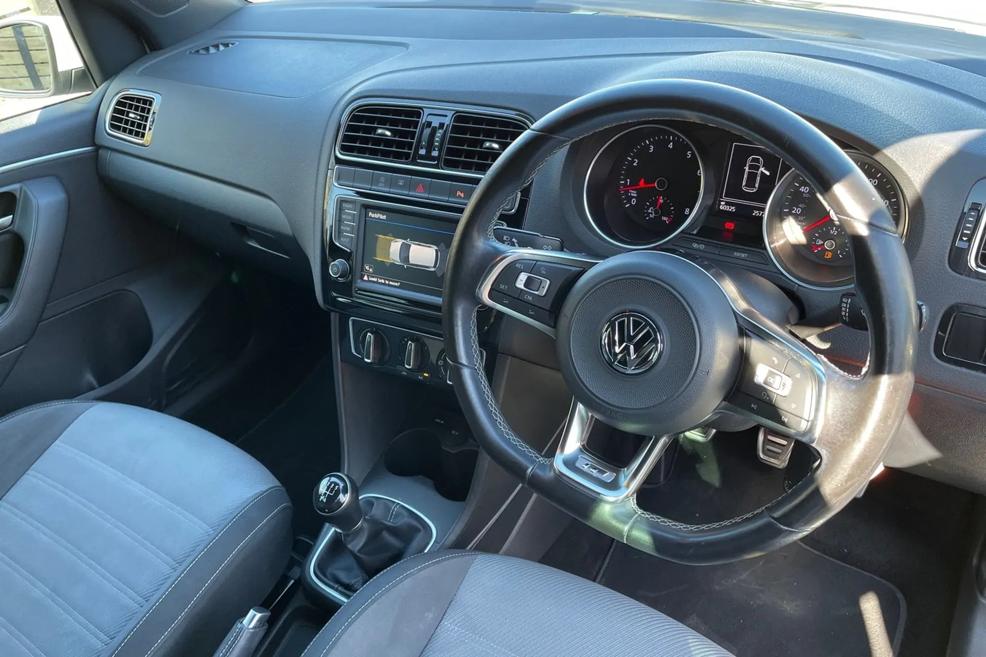 VOLKSWAGEN POLO thumbnail image number 26