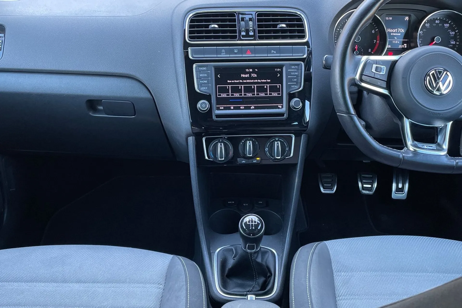 VOLKSWAGEN POLO thumbnail image number 35