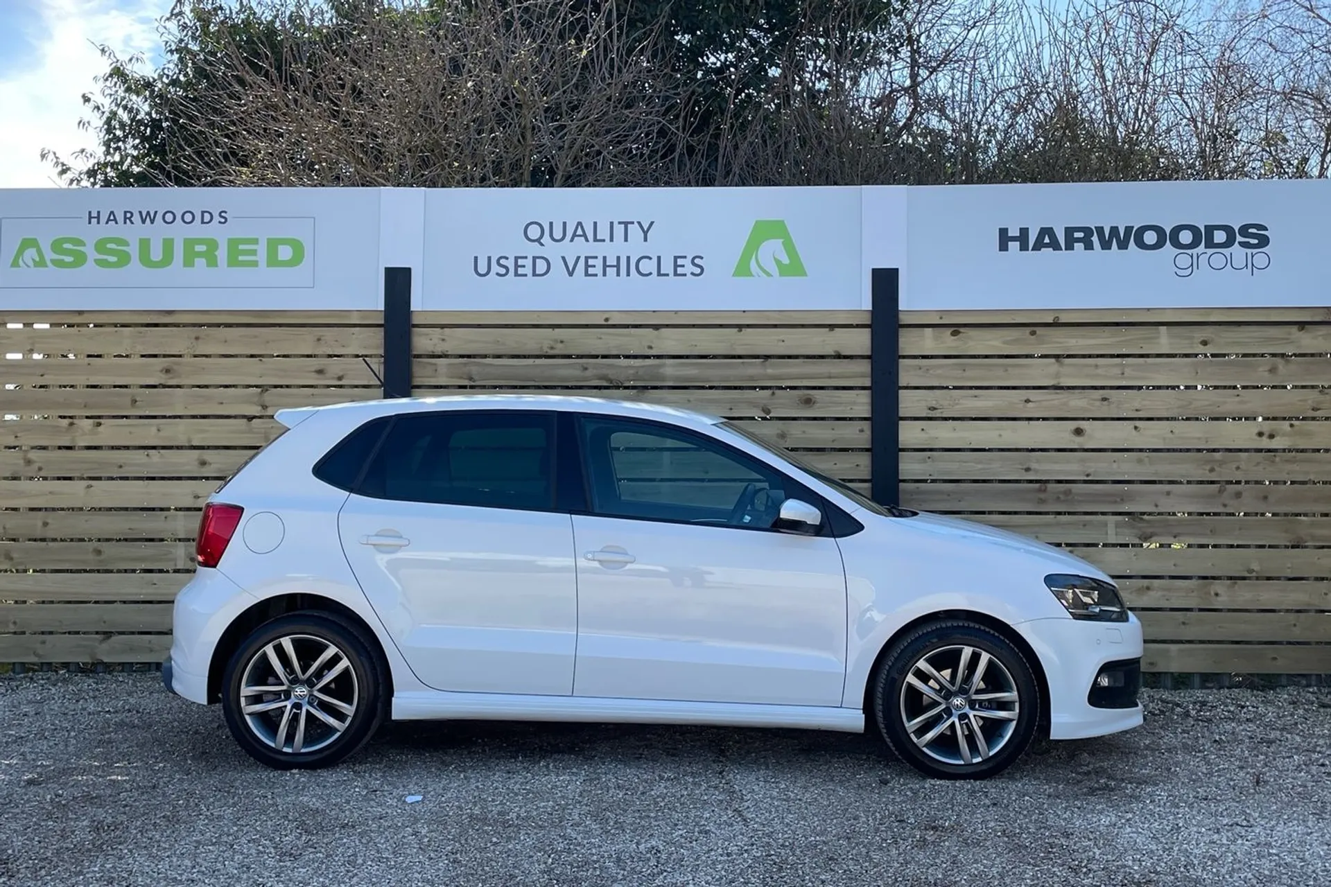 VOLKSWAGEN POLO thumbnail image number 2