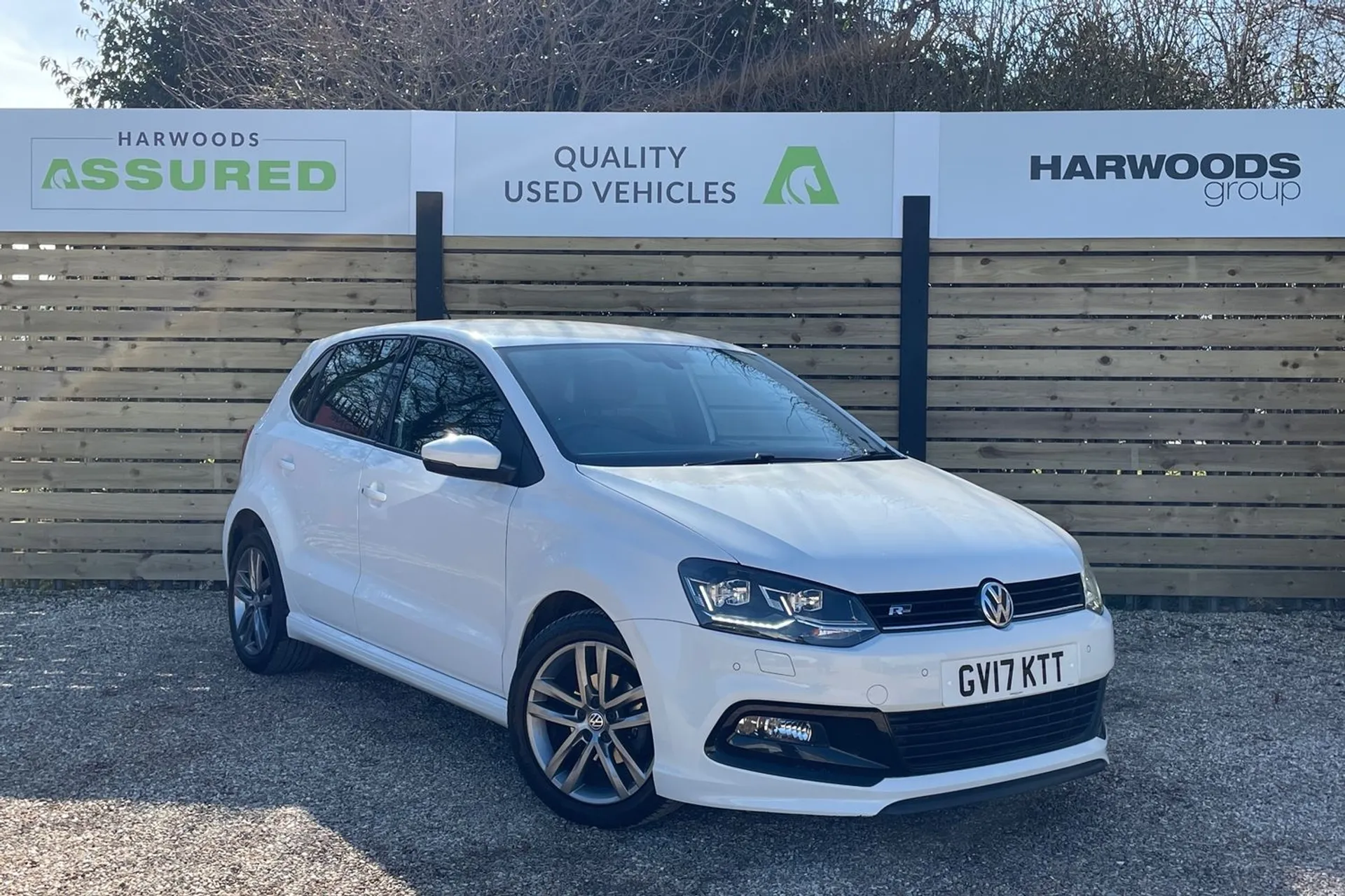 VOLKSWAGEN POLO focused image