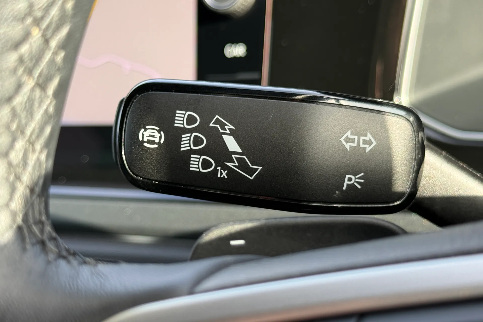 VOLKSWAGEN POLO thumbnail image number 12