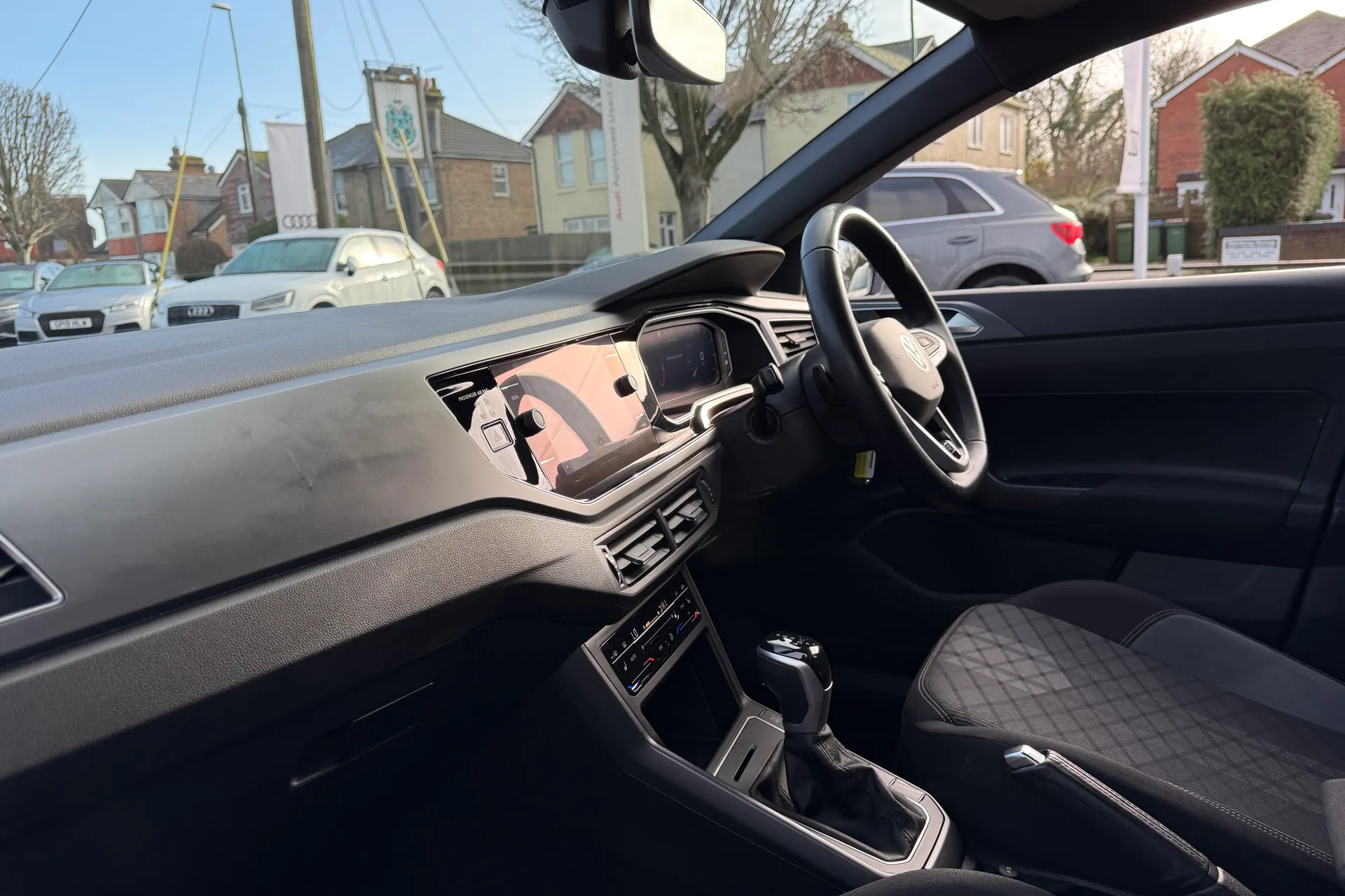 VOLKSWAGEN POLO thumbnail image number 23