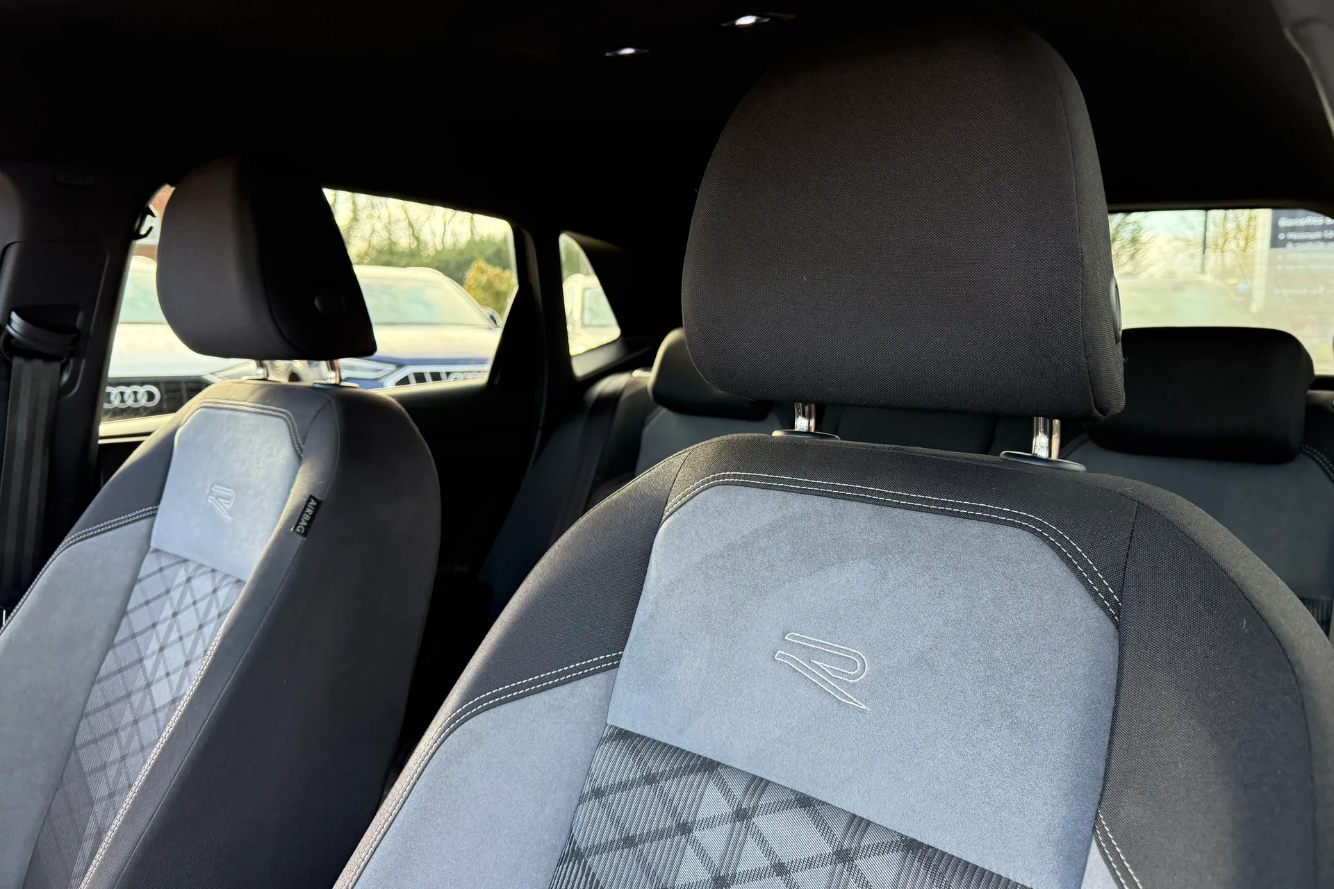 VOLKSWAGEN POLO thumbnail image number 25