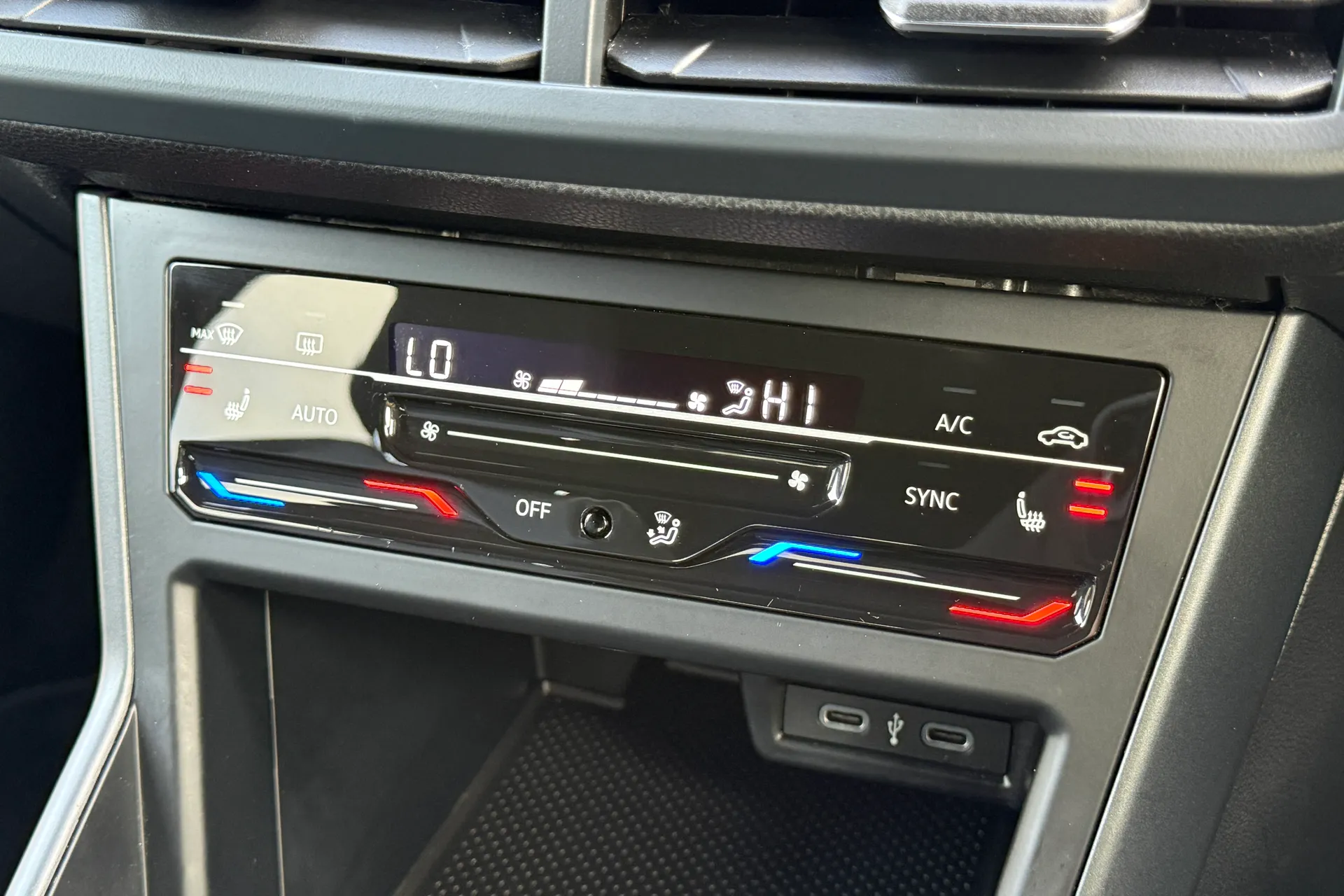 VOLKSWAGEN POLO thumbnail image number 11