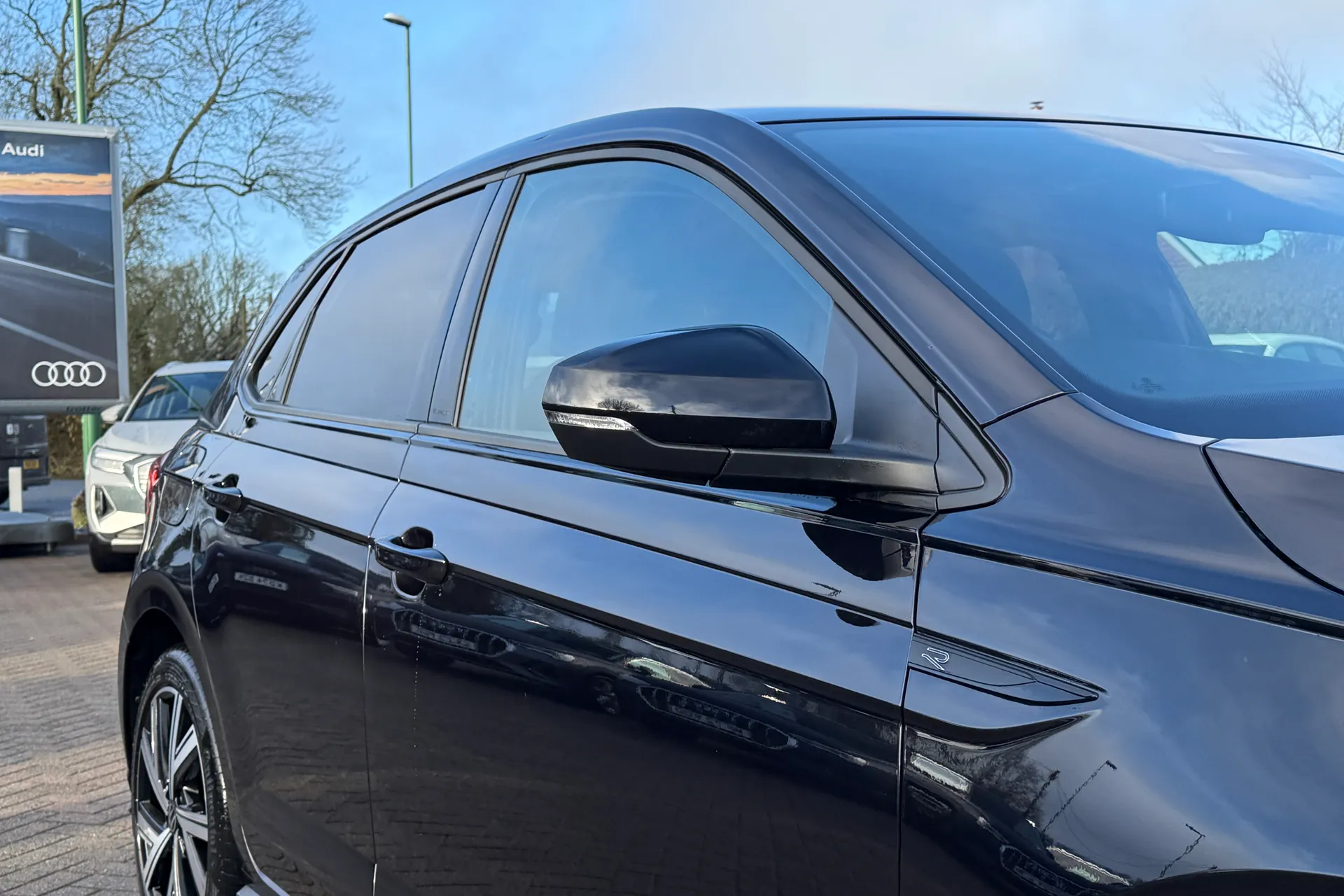 VOLKSWAGEN POLO thumbnail image number 42