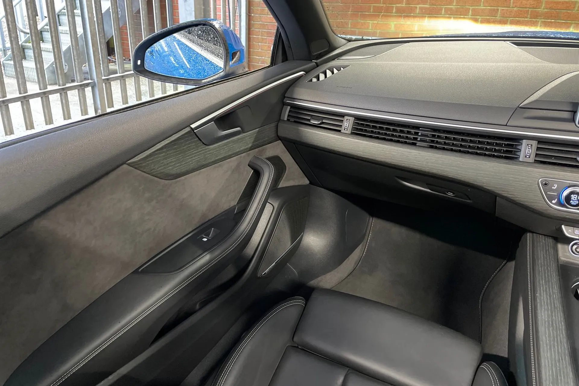 Audi A5 thumbnail image number 31