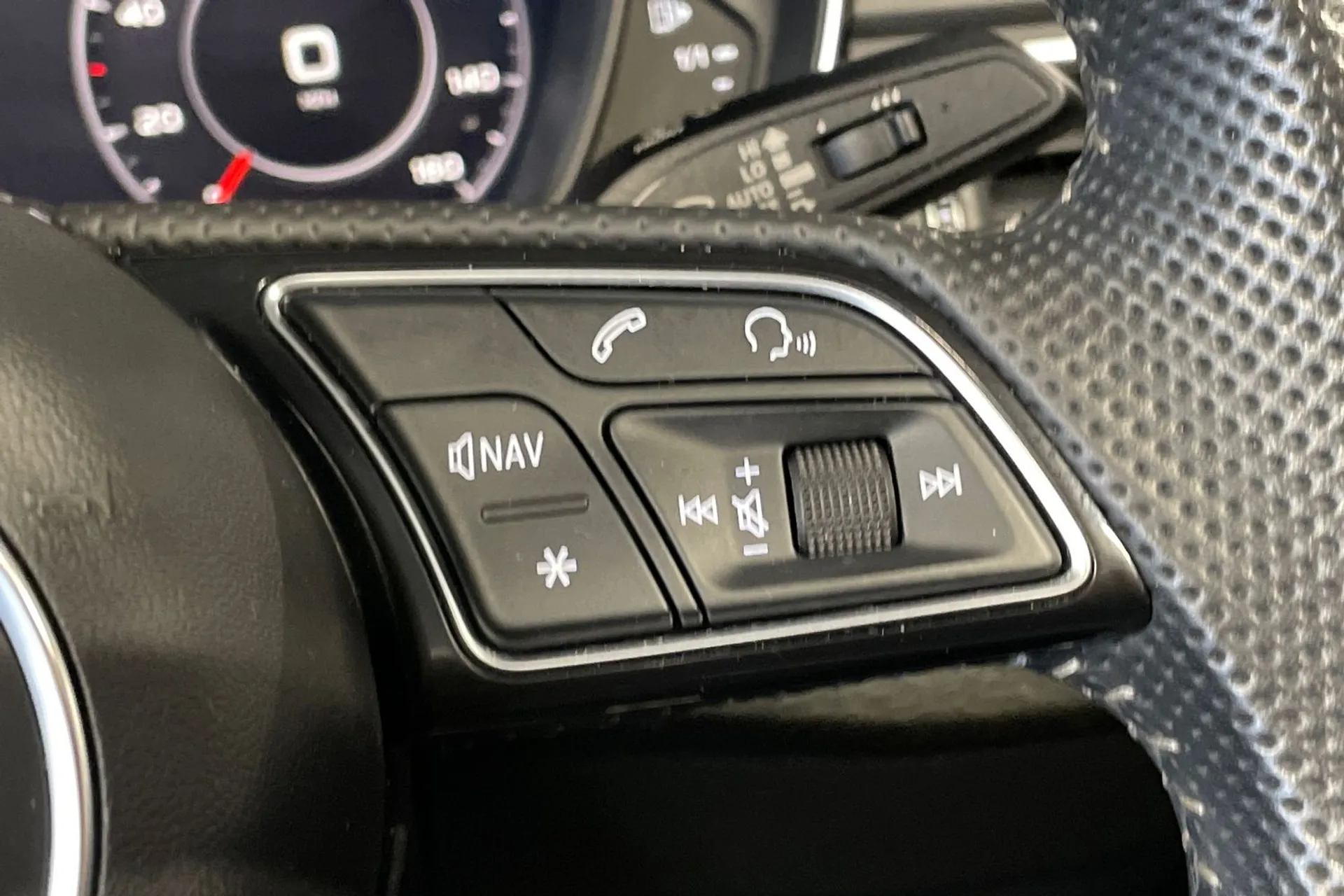 Audi A5 thumbnail image number 36
