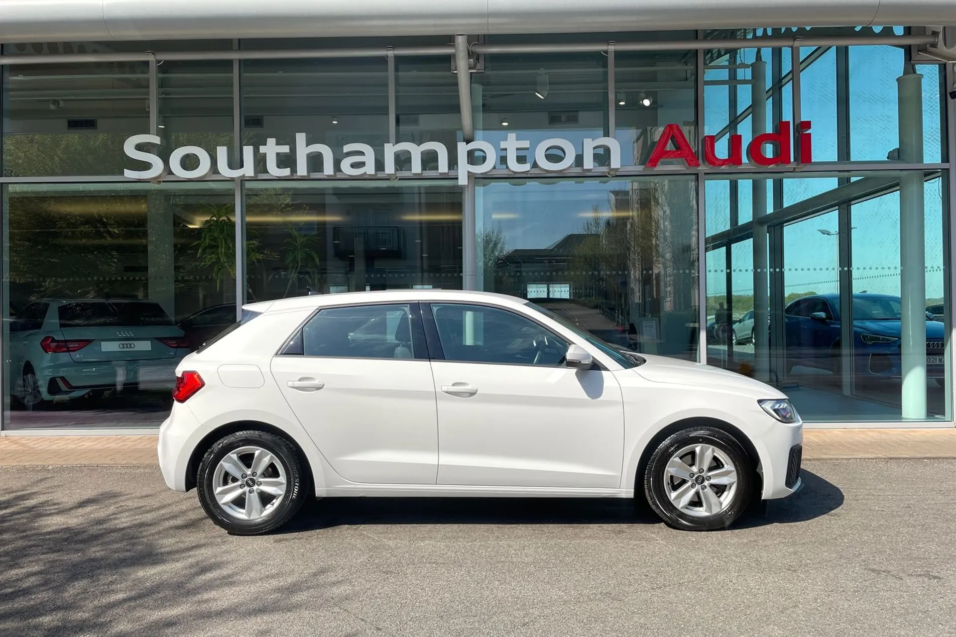 Audi A1 thumbnail image number 2