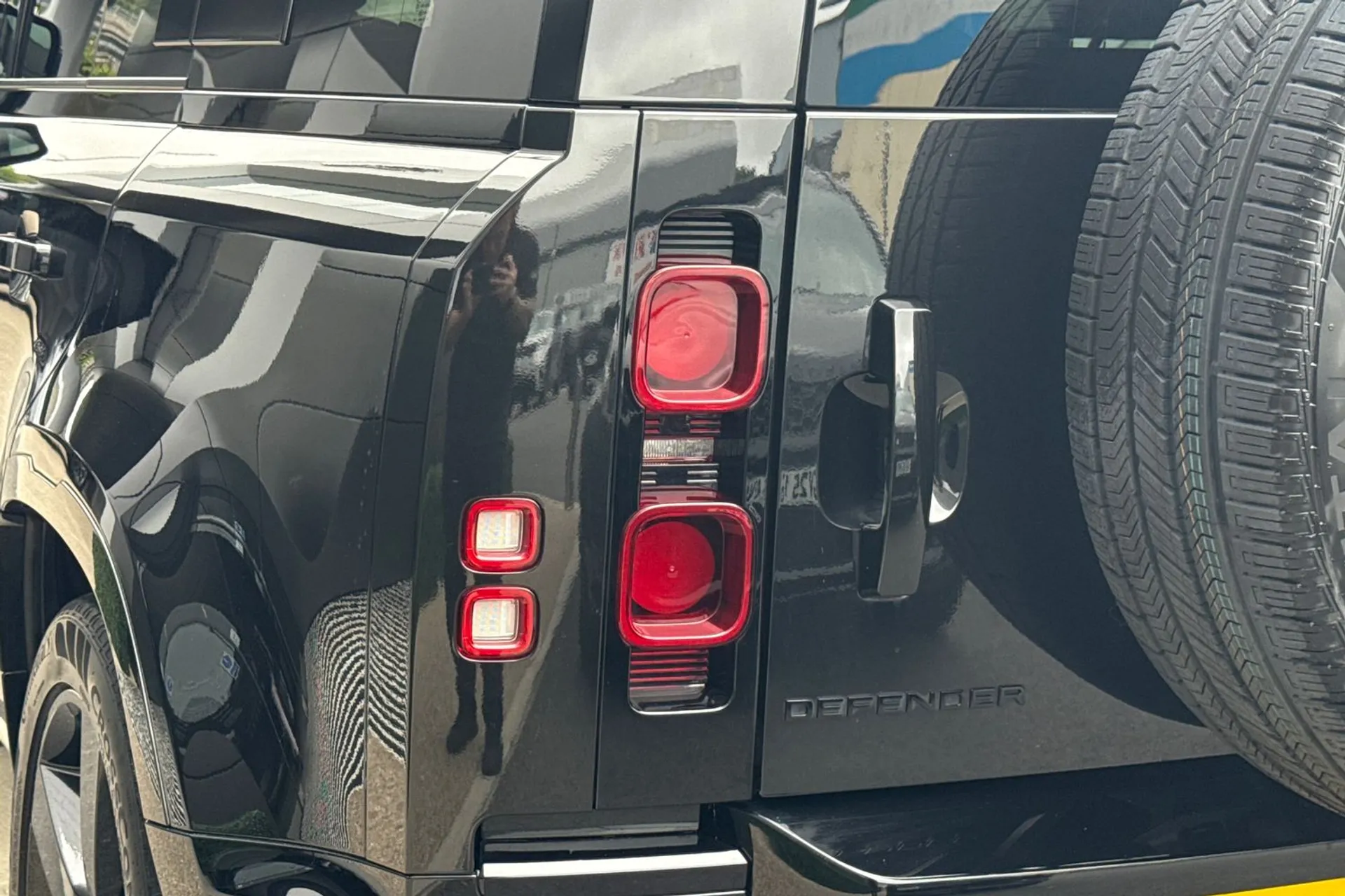 LAND ROVER DEFENDER thumbnail image number 30