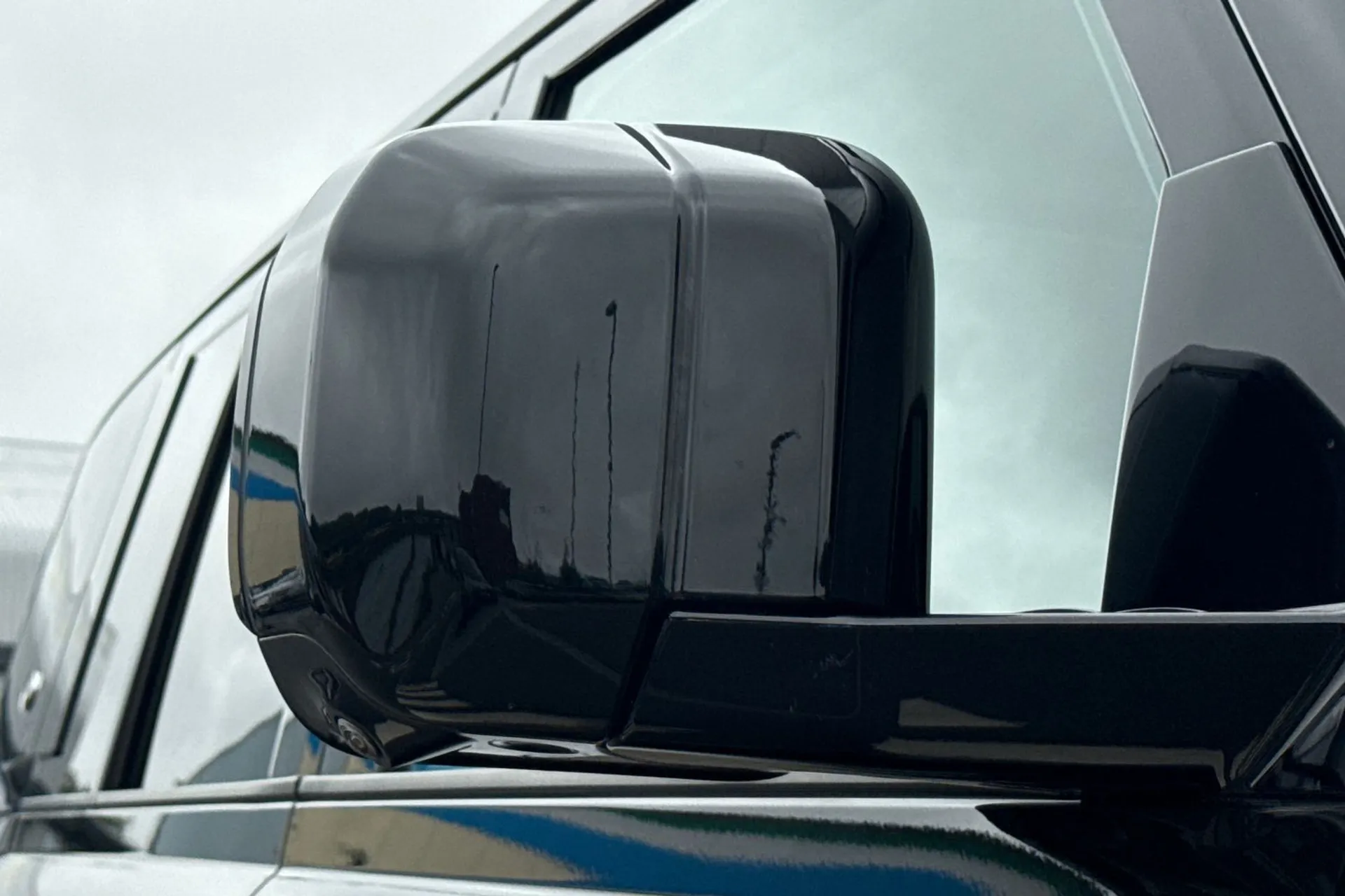 LAND ROVER DEFENDER thumbnail image number 29