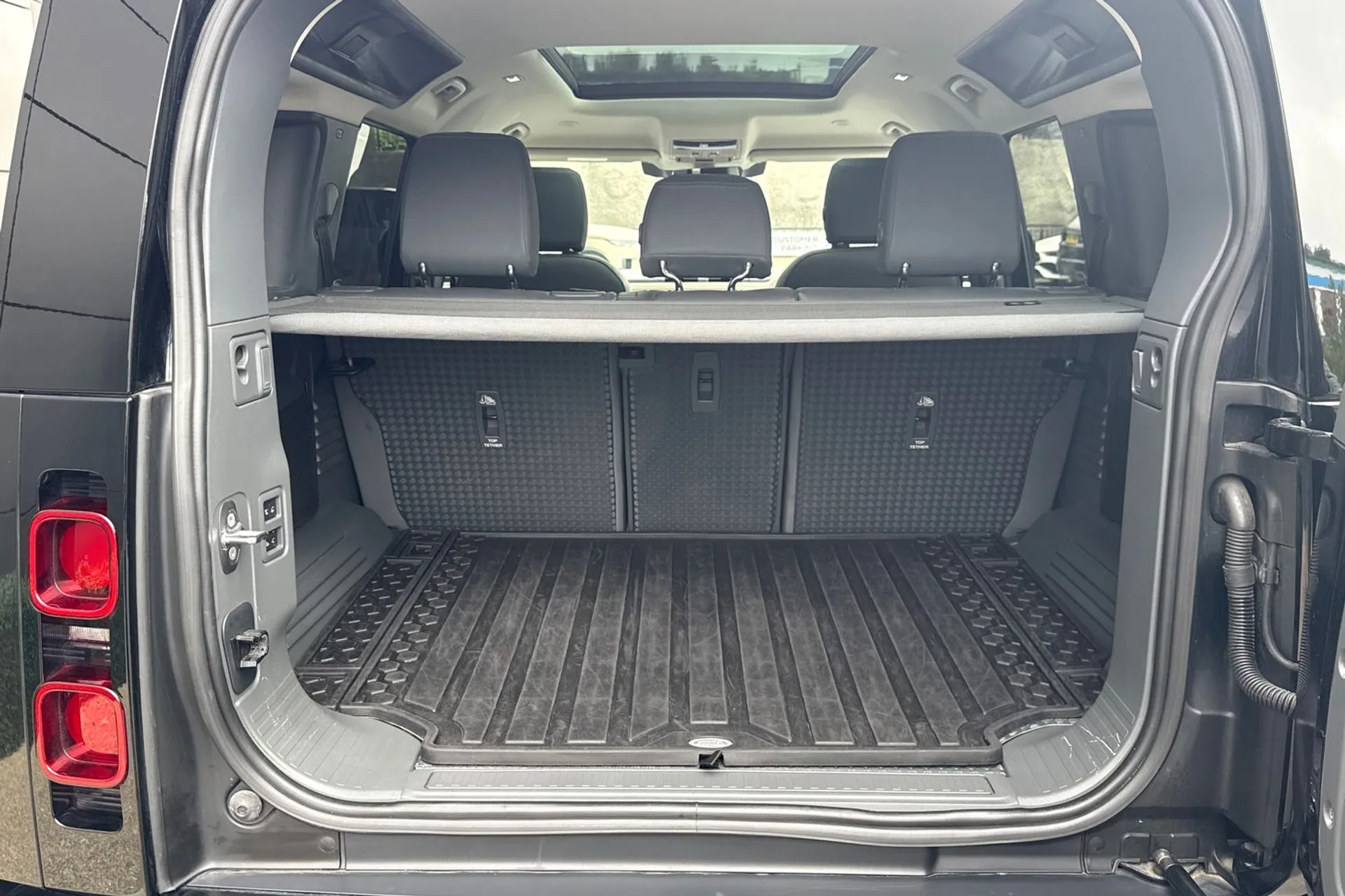 LAND ROVER DEFENDER thumbnail image number 34
