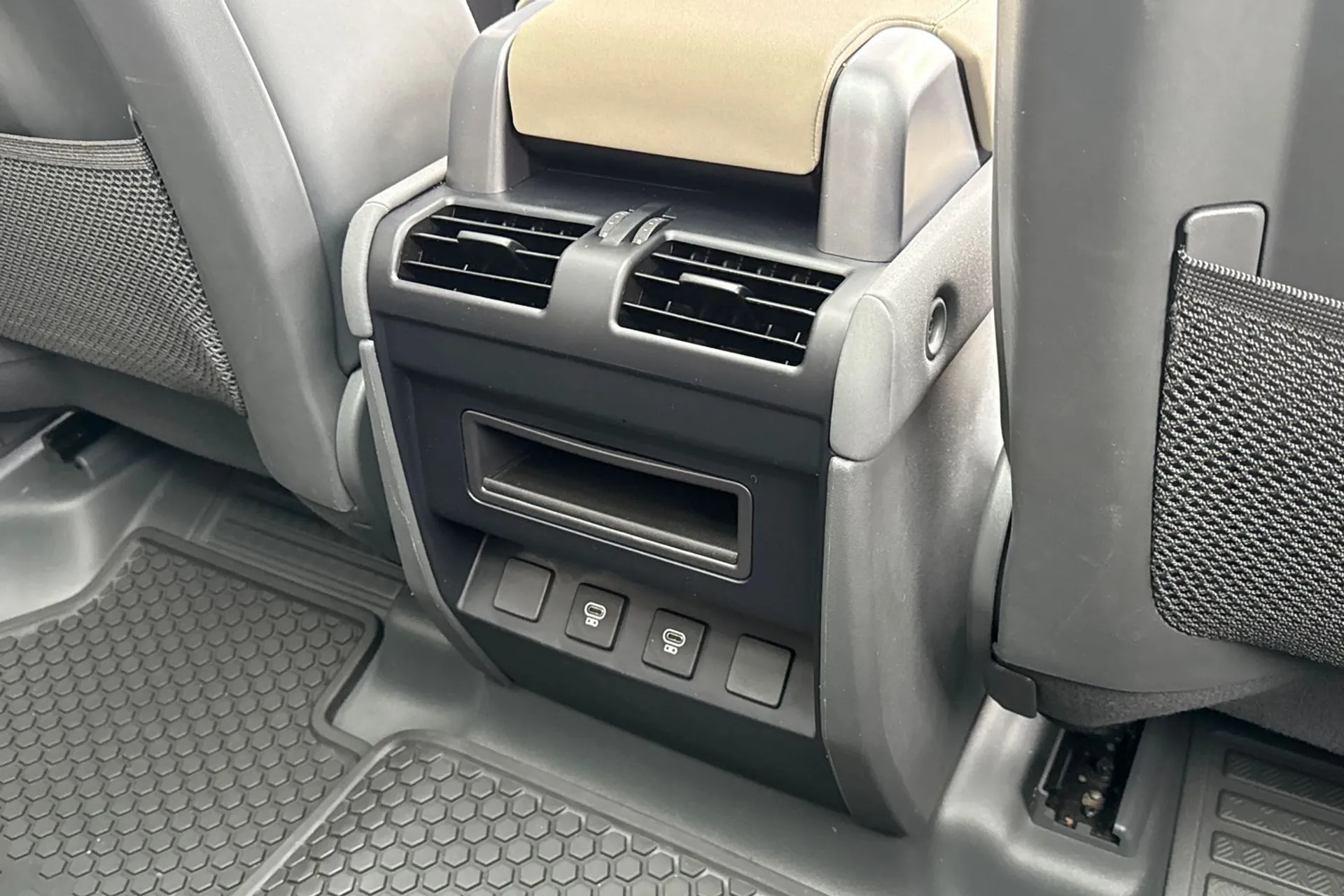 LAND ROVER DEFENDER thumbnail image number 59