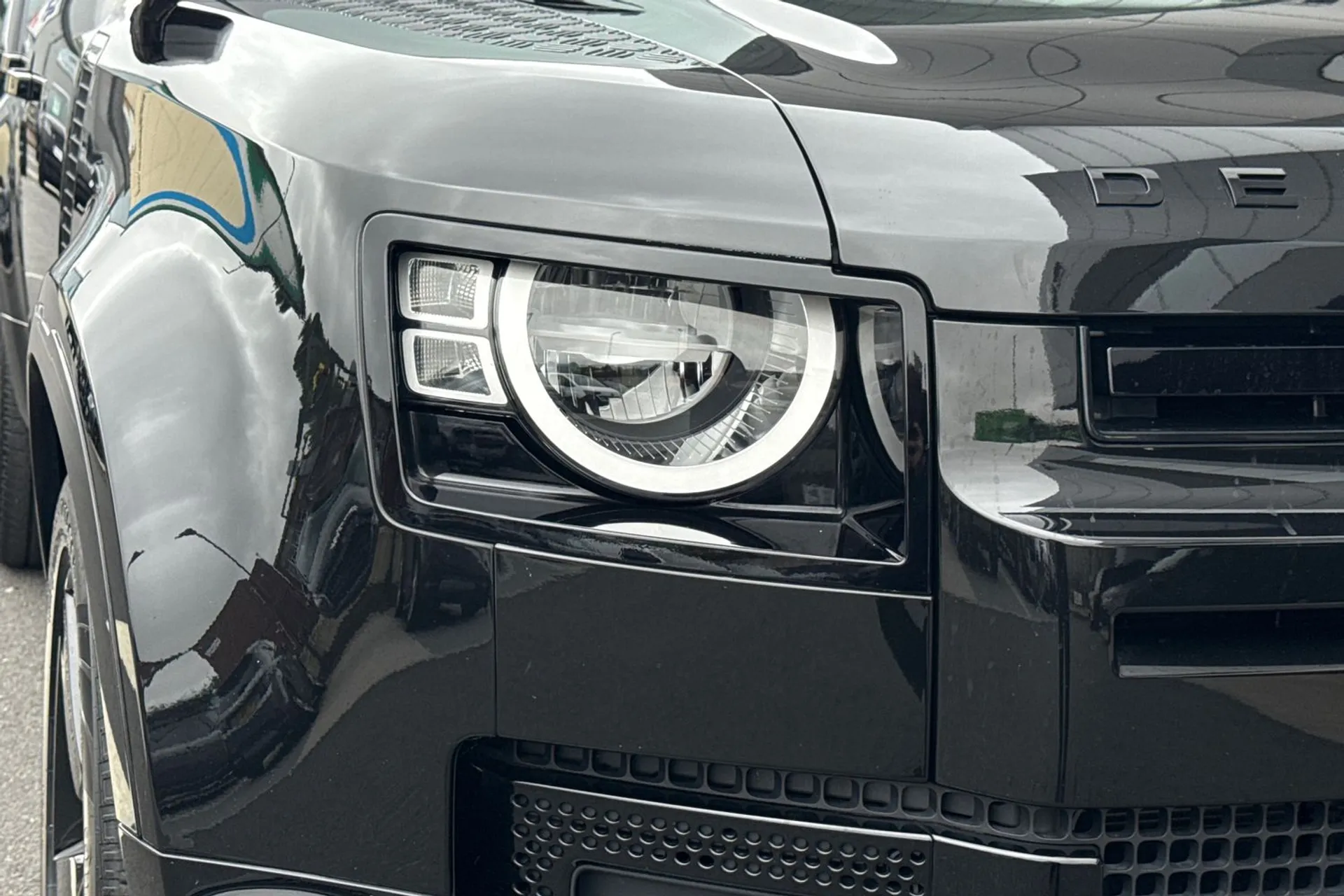 LAND ROVER DEFENDER thumbnail image number 31