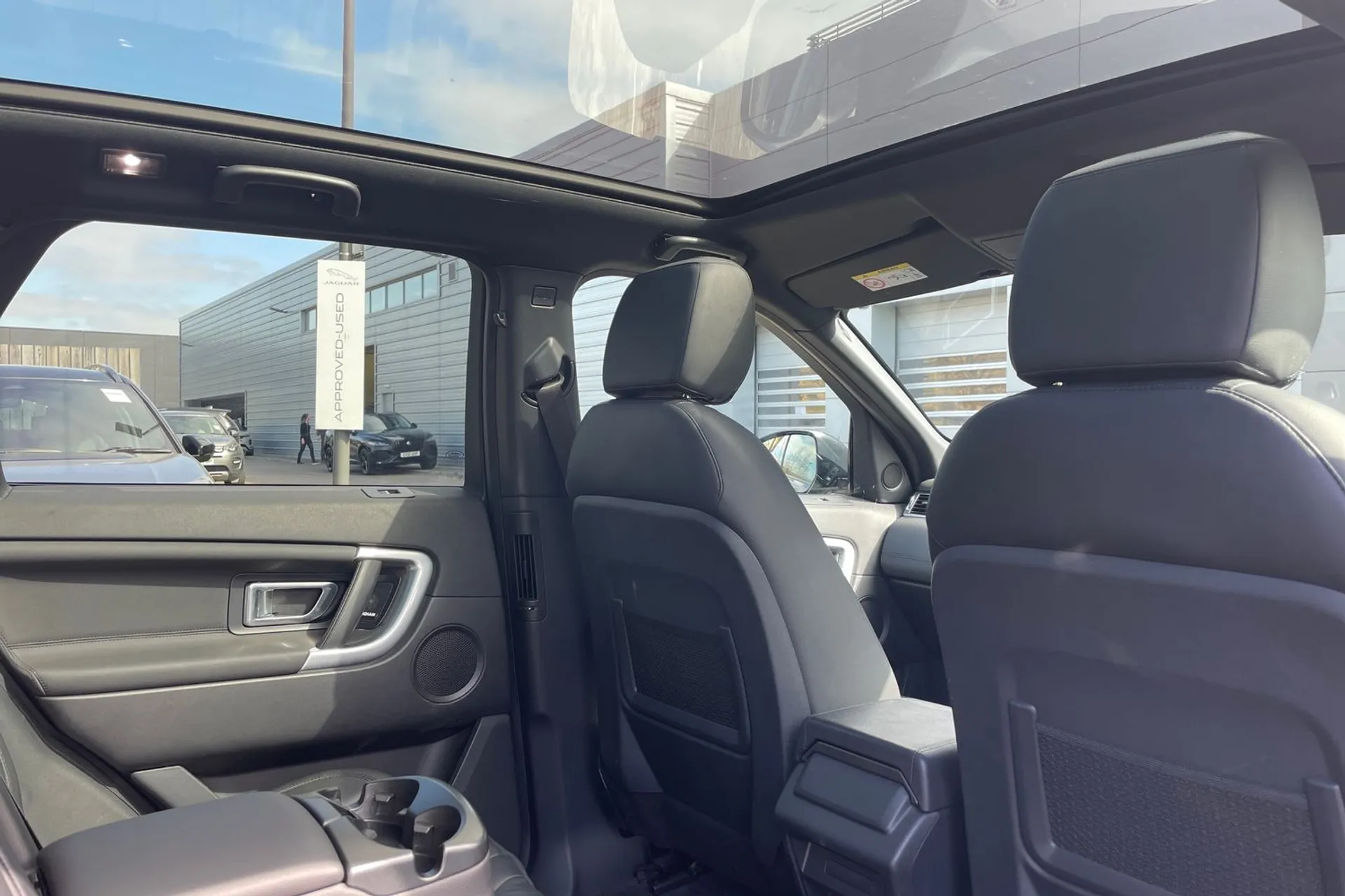 LAND ROVER DISCOVERY SPORT thumbnail image number 30