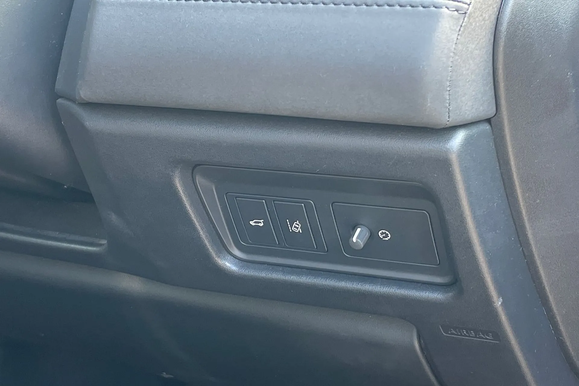 LAND ROVER DISCOVERY SPORT thumbnail image number 42