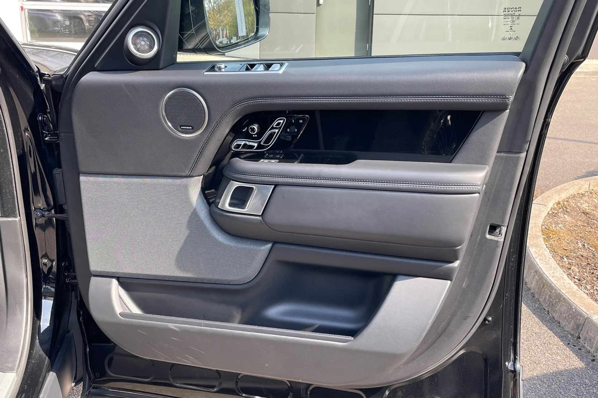 LAND ROVER RANGE ROVER thumbnail image number 45