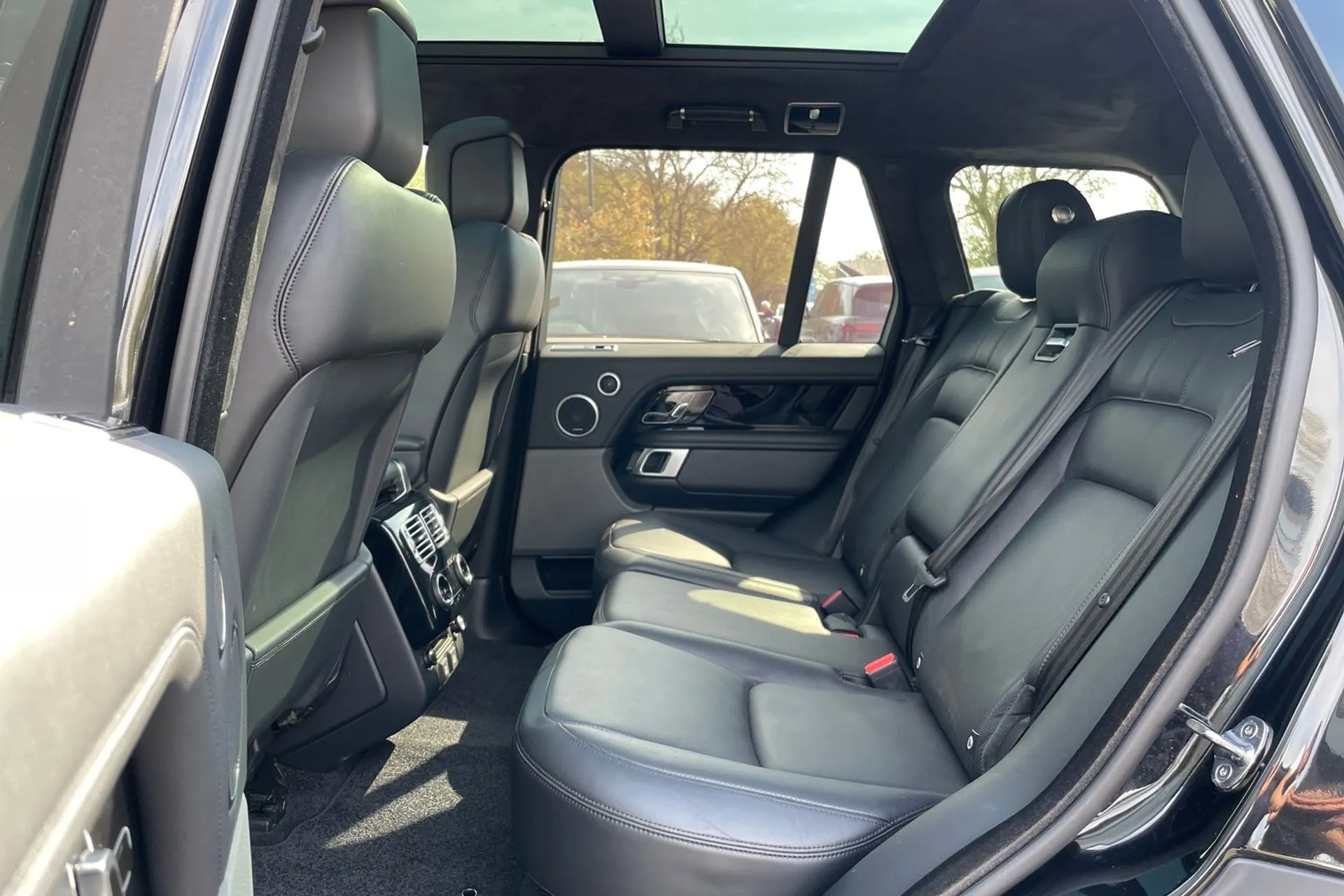 LAND ROVER RANGE ROVER thumbnail image number 31