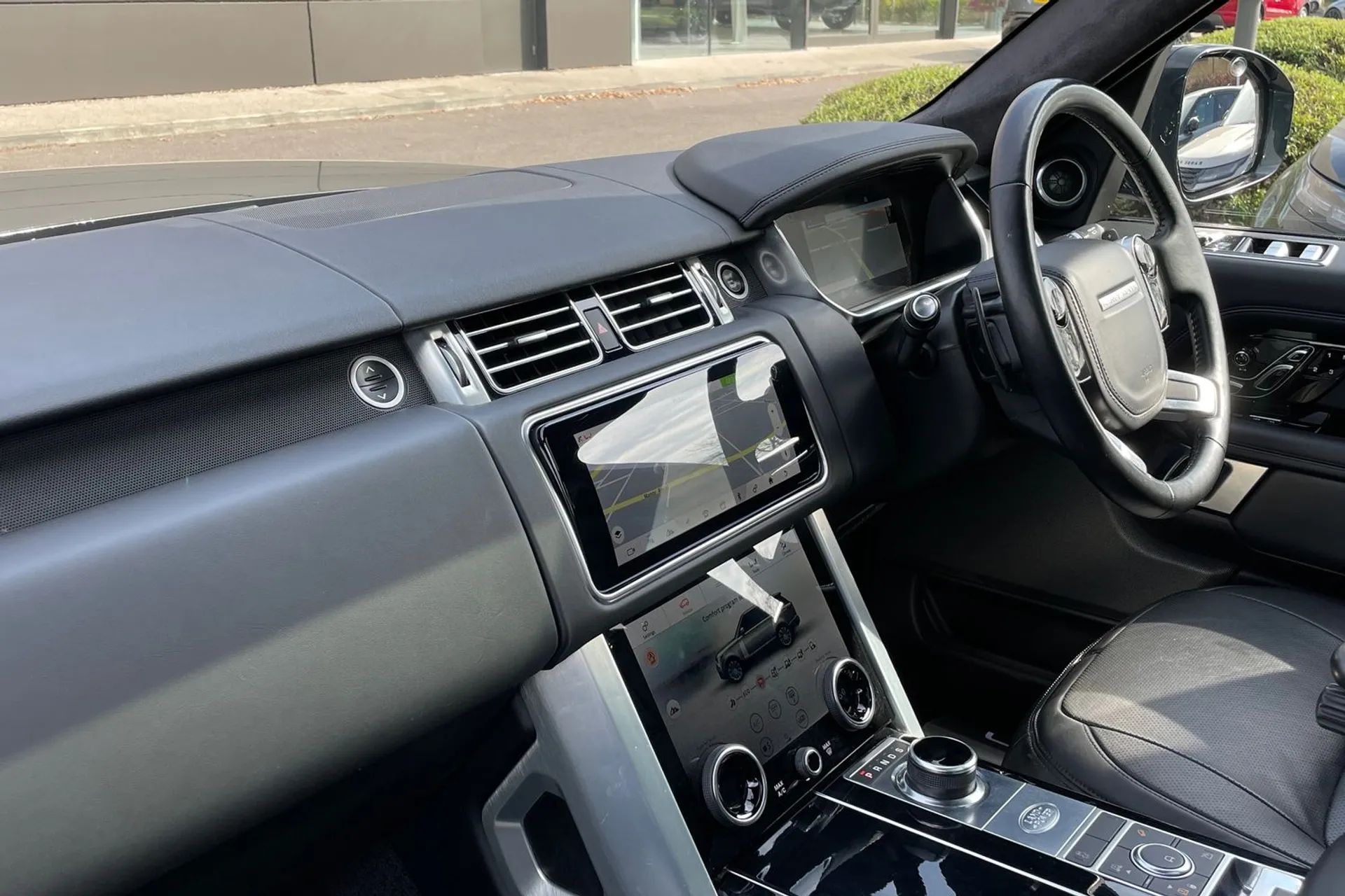 LAND ROVER RANGE ROVER thumbnail image number 36