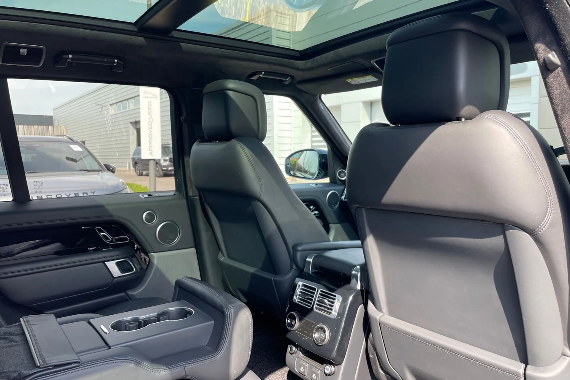 LAND ROVER RANGE ROVER thumbnail image number 30
