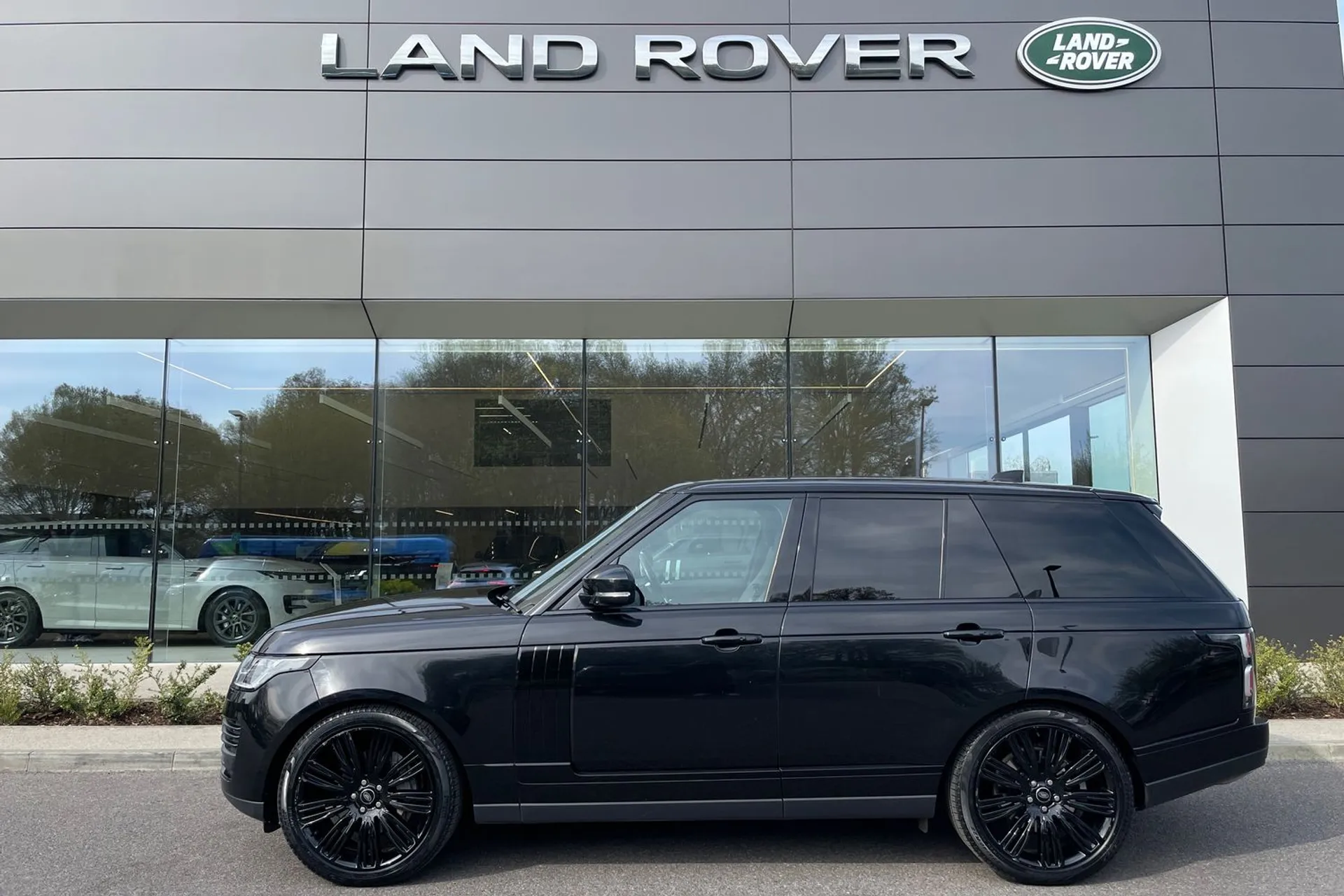 LAND ROVER RANGE ROVER thumbnail image number 9