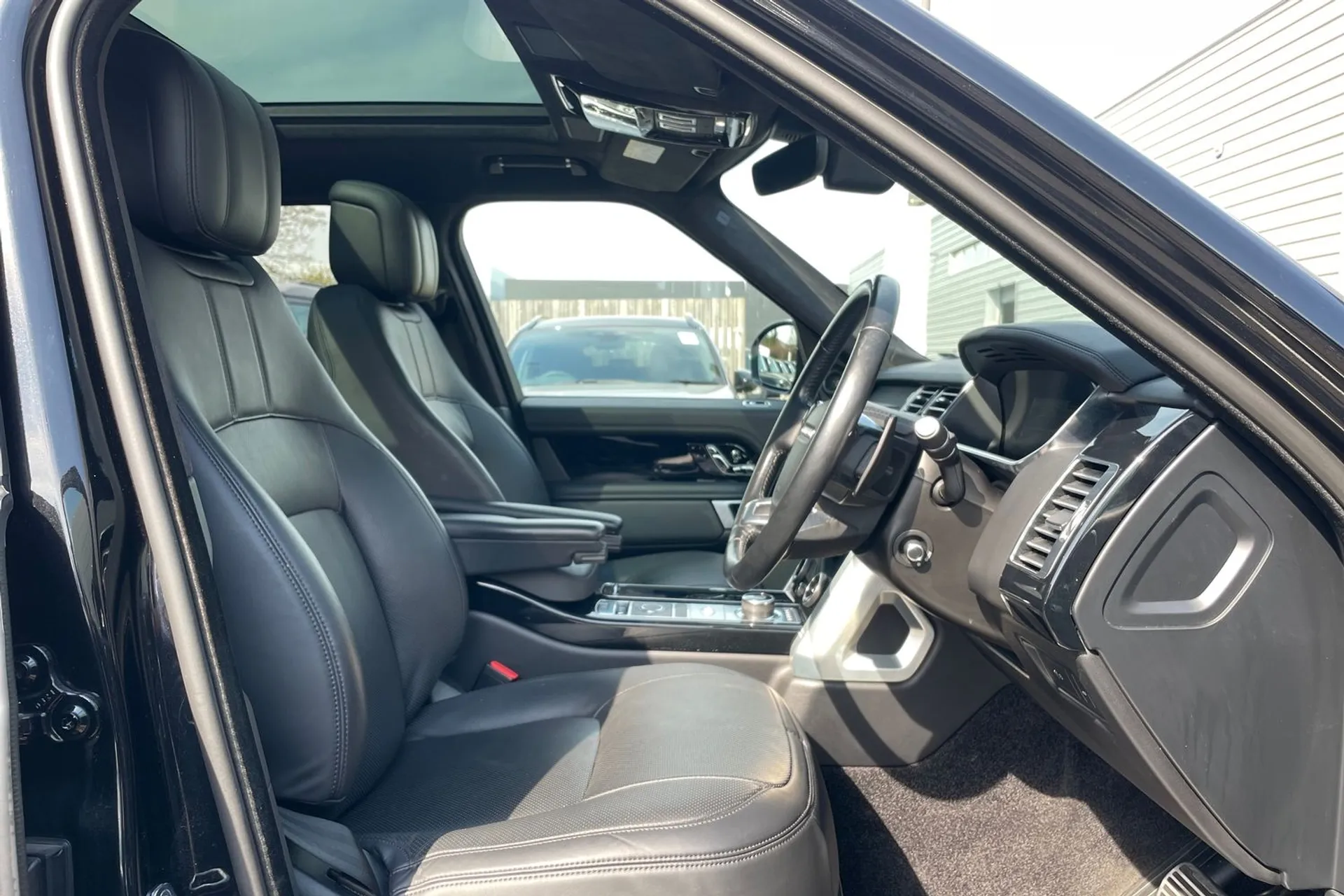 LAND ROVER RANGE ROVER thumbnail image number 35