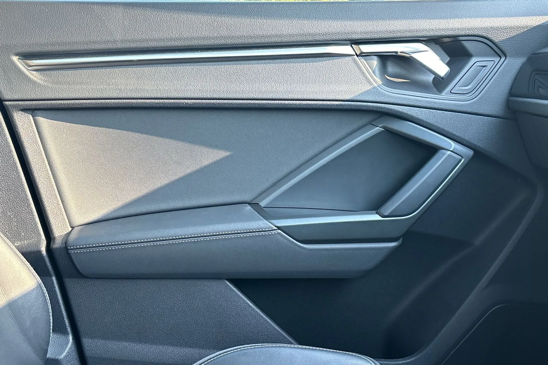 Audi Q3 thumbnail image number 39
