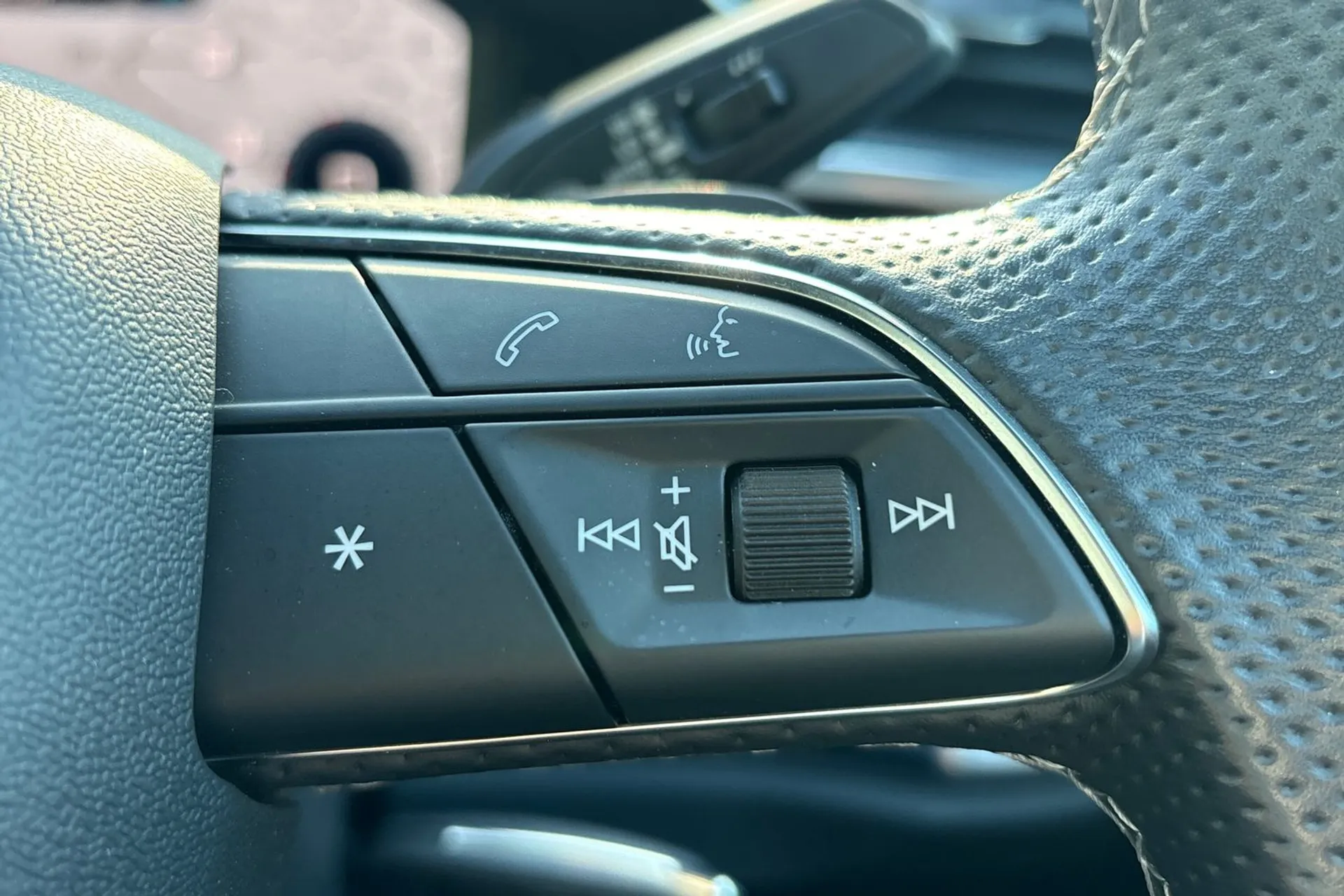Audi Q3 thumbnail image number 37