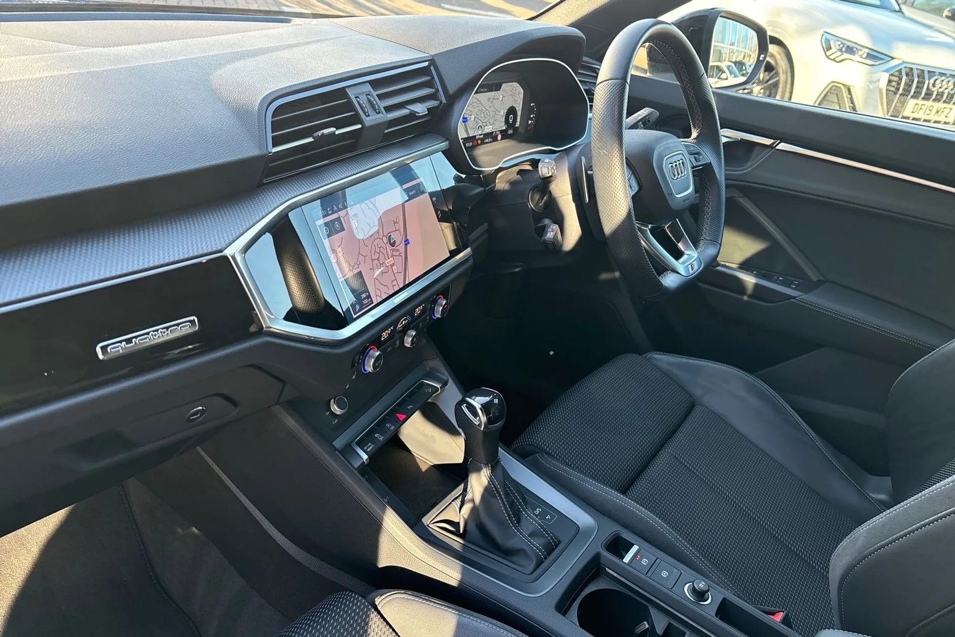 Audi Q3 thumbnail image number 26