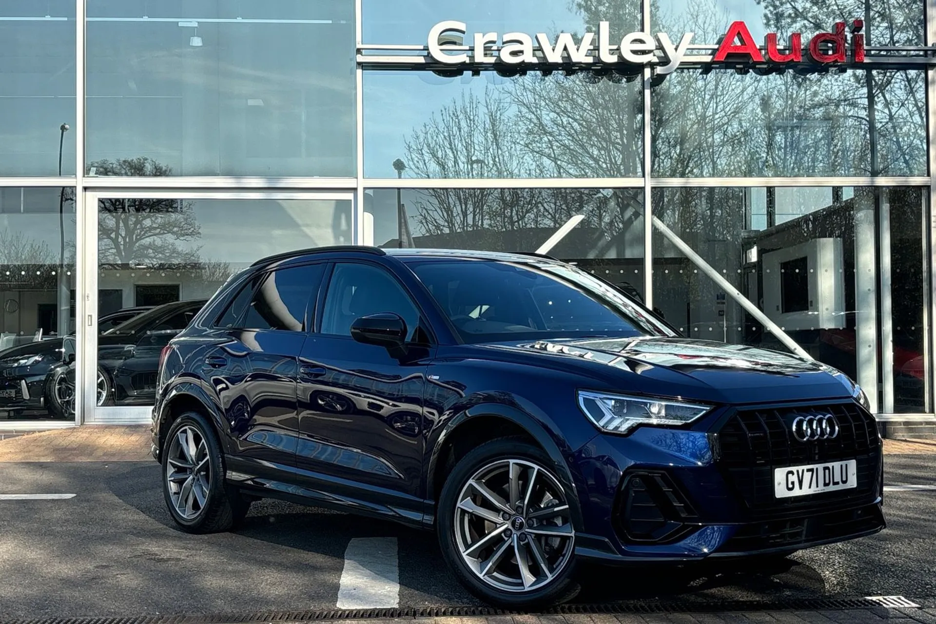 Audi Q3 focused image
