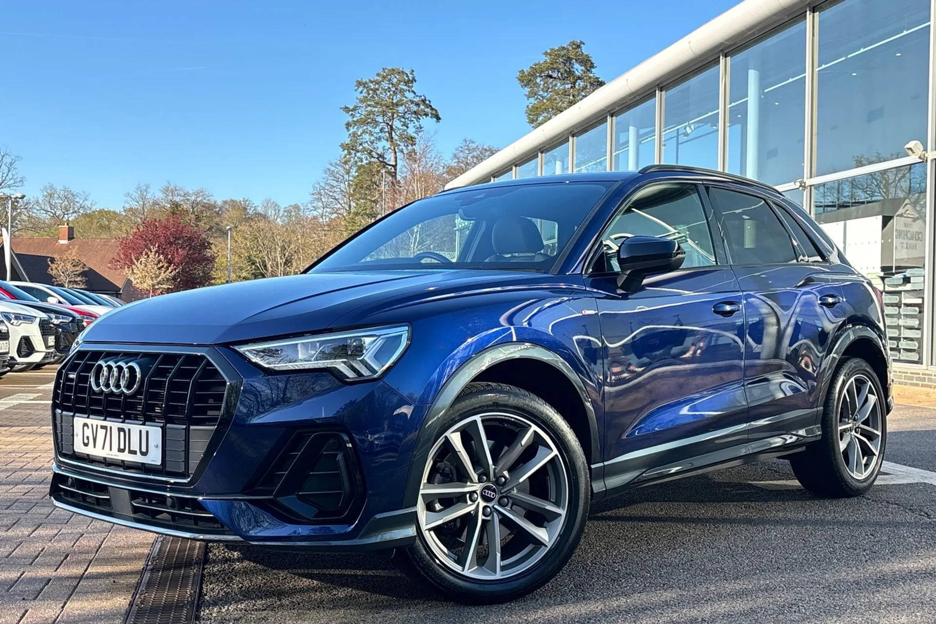 Audi Q3 thumbnail image number 10