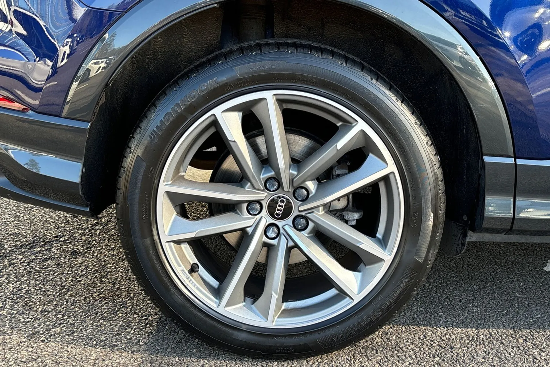 Audi Q3 thumbnail image number 12