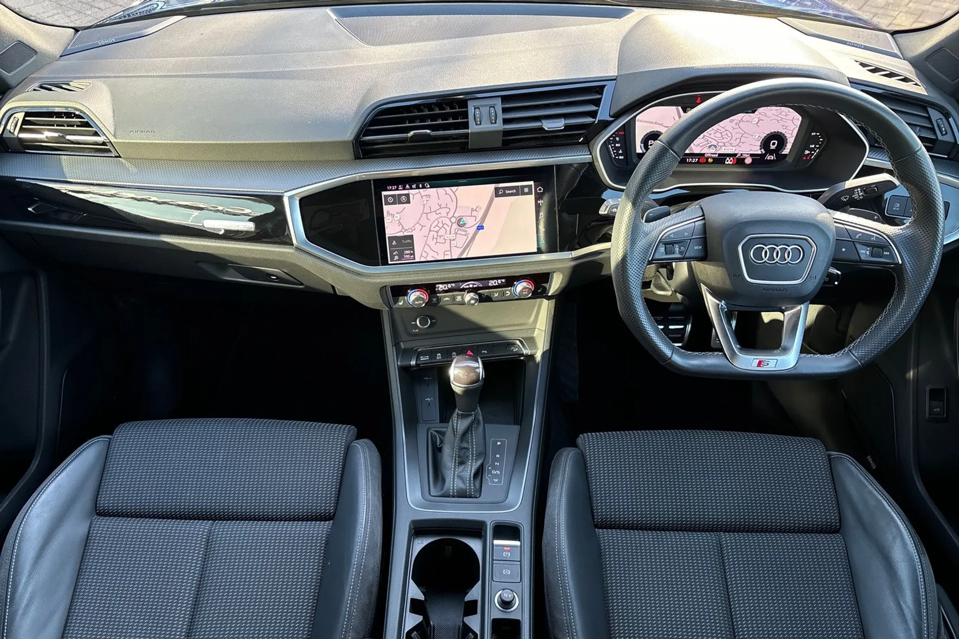 Audi Q3 thumbnail image number 31