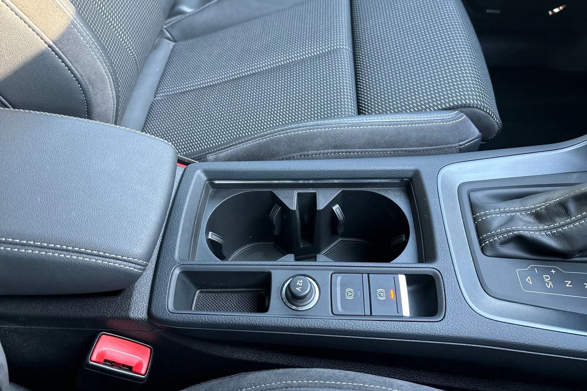 Audi Q3 thumbnail image number 42